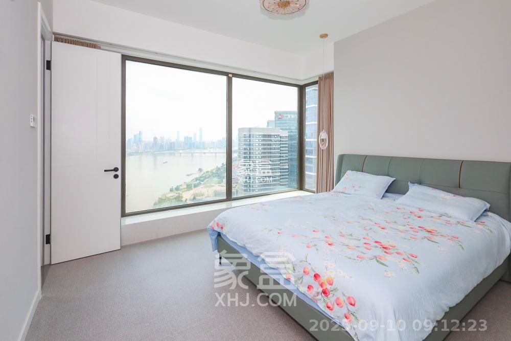 远洋外滩壹号  4室2厅2卫    15000.0元/月室内图