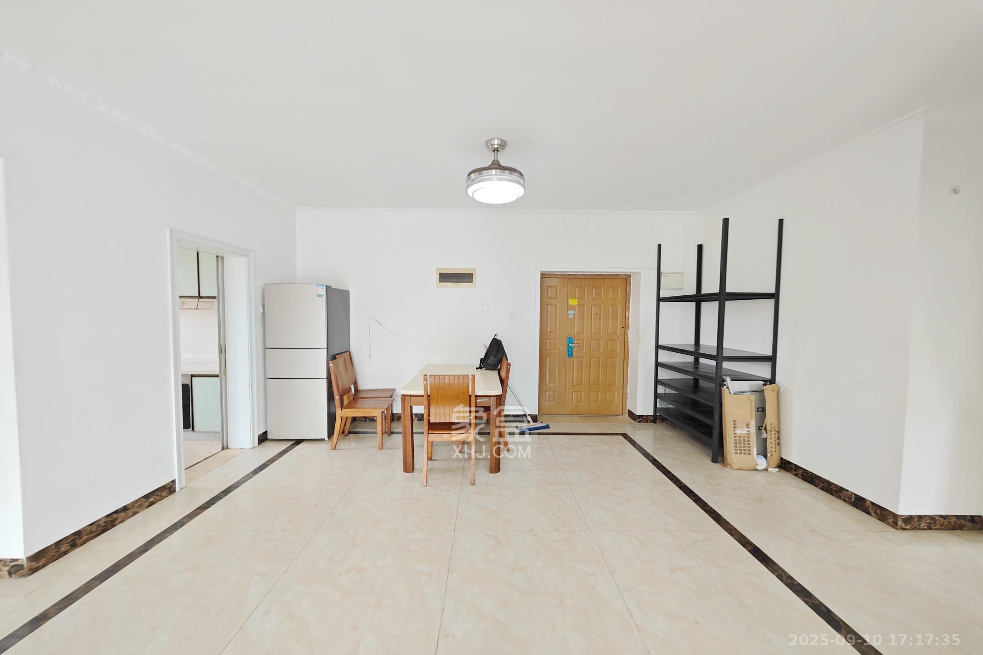 新城新世界一二三期  1室2厅2卫    108.0万 新城新世界一二三期  1室2厅2卫    108.0万客厅