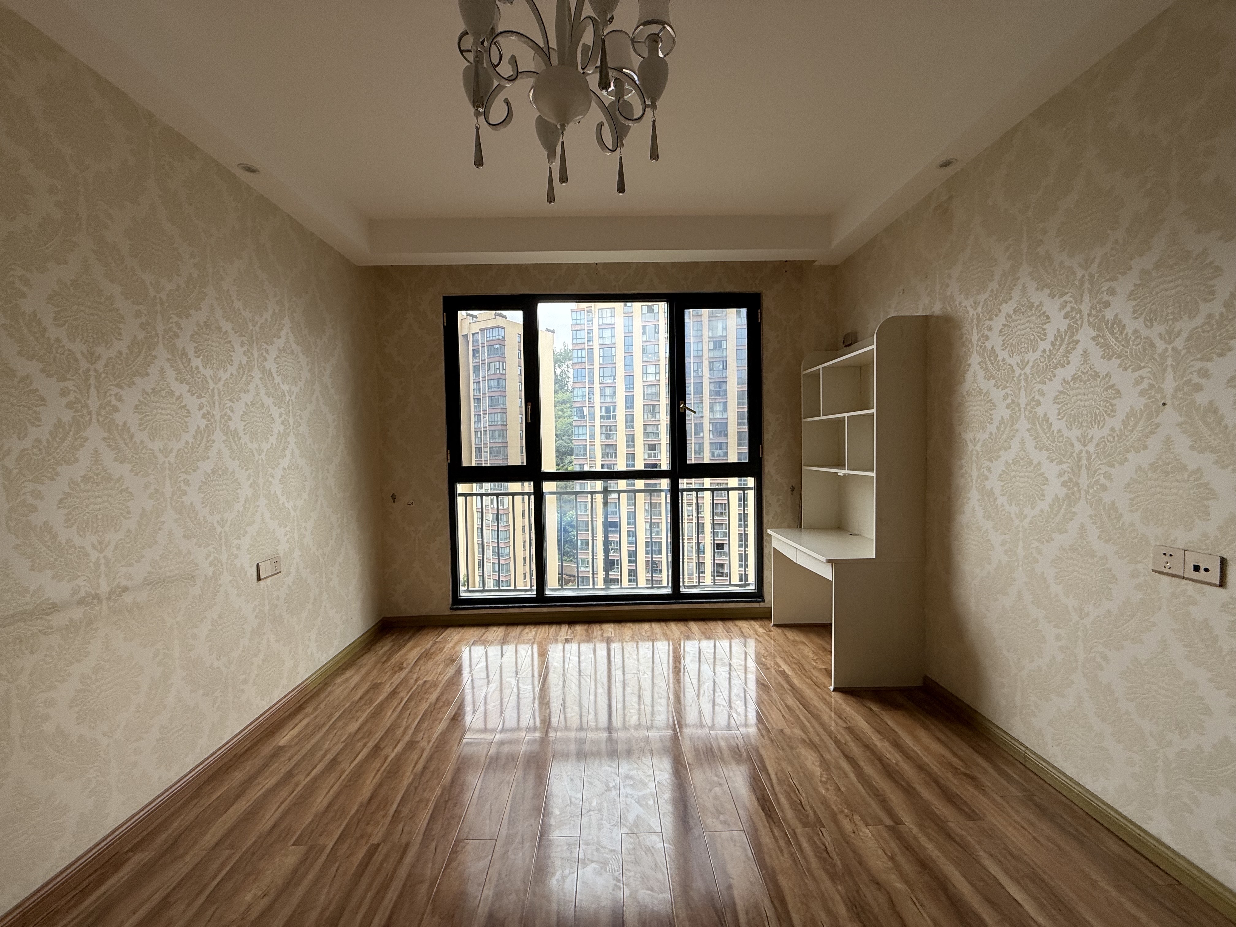 山水印象  3室2厅2卫    75.8万客厅