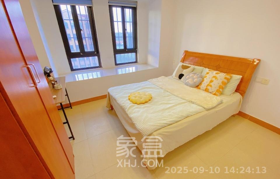 中信凯旋蓝岸（中信新城三期）  4室2厅1卫   900.00元/月室内图
