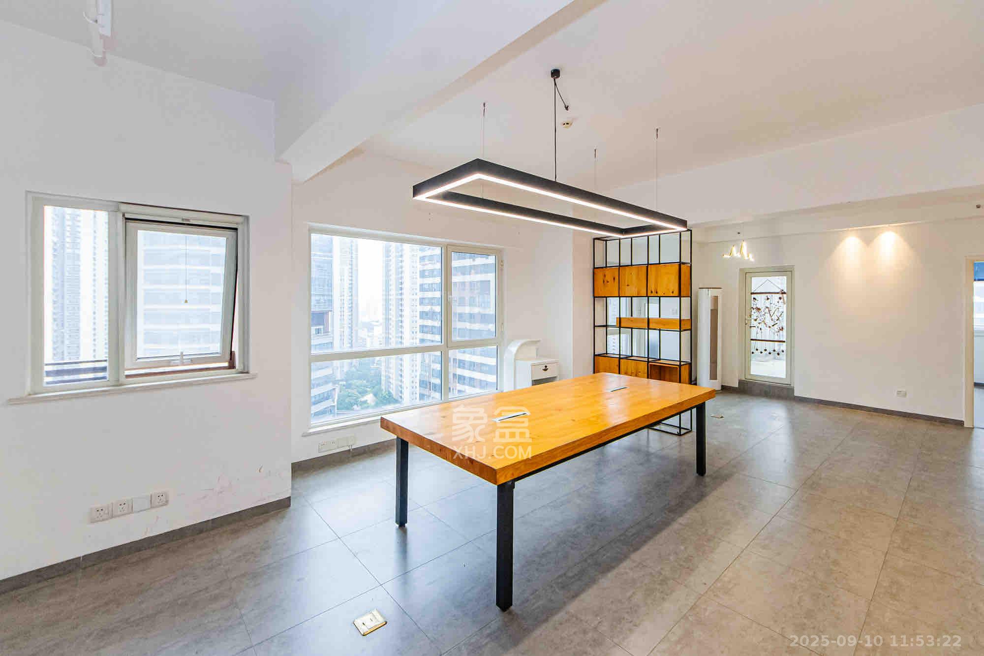 北辰三角洲B1E1区  3室2厅1卫    5500.0元/月室内图