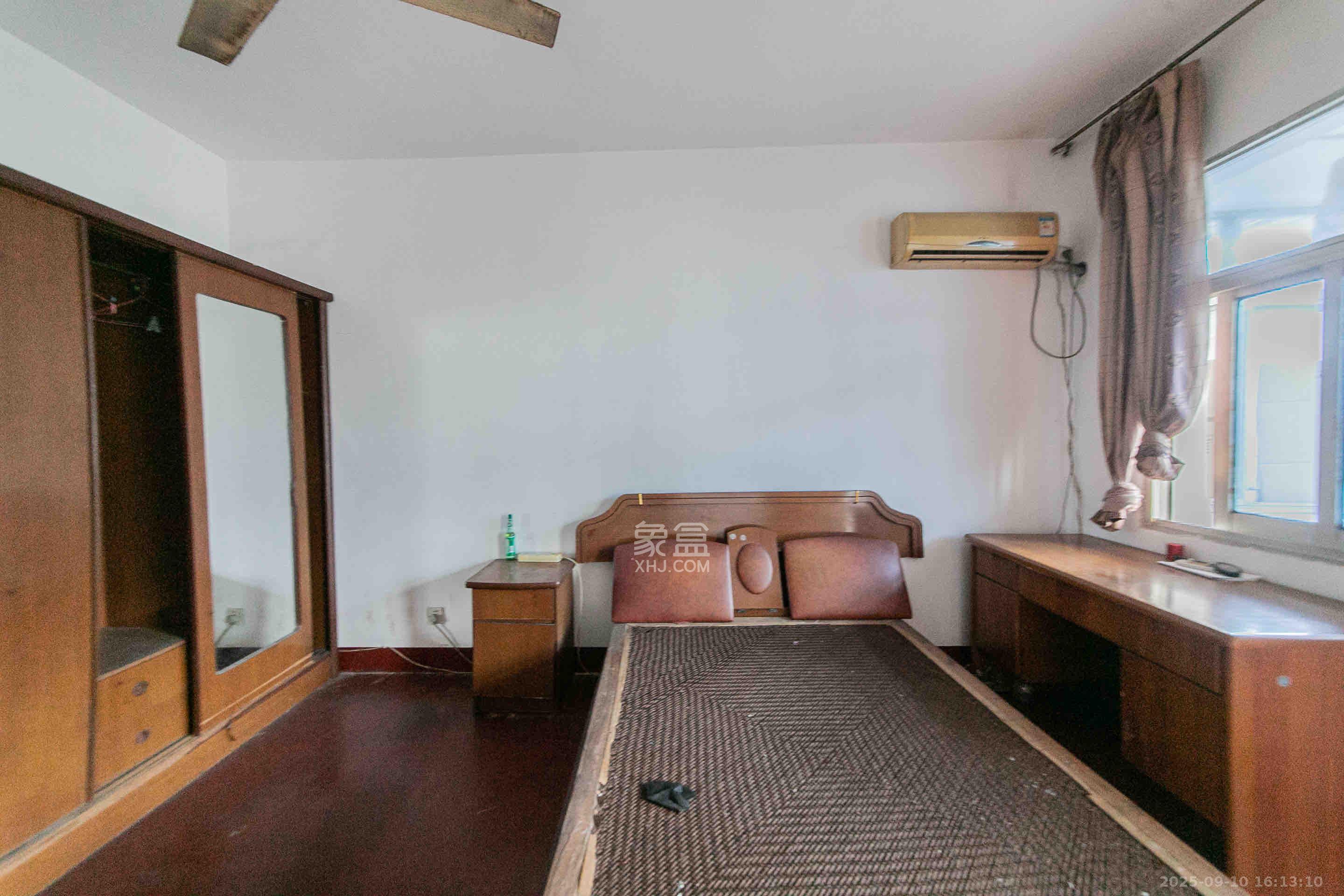 江南苑  2室2厅1卫    1800.0元/月 江南苑  2室2厅1卫    1800.0元/月室内图