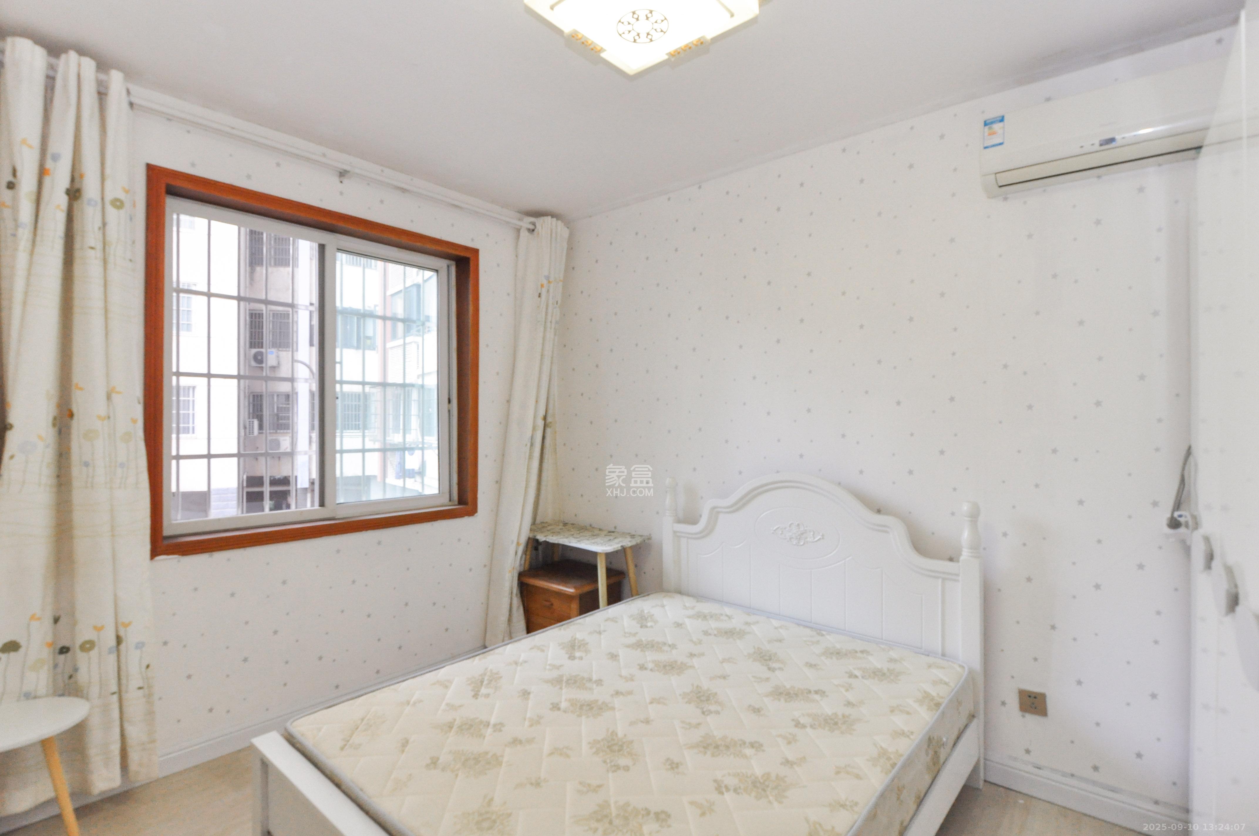 玛依拉山庄  3室2厅2卫    103.8万其他