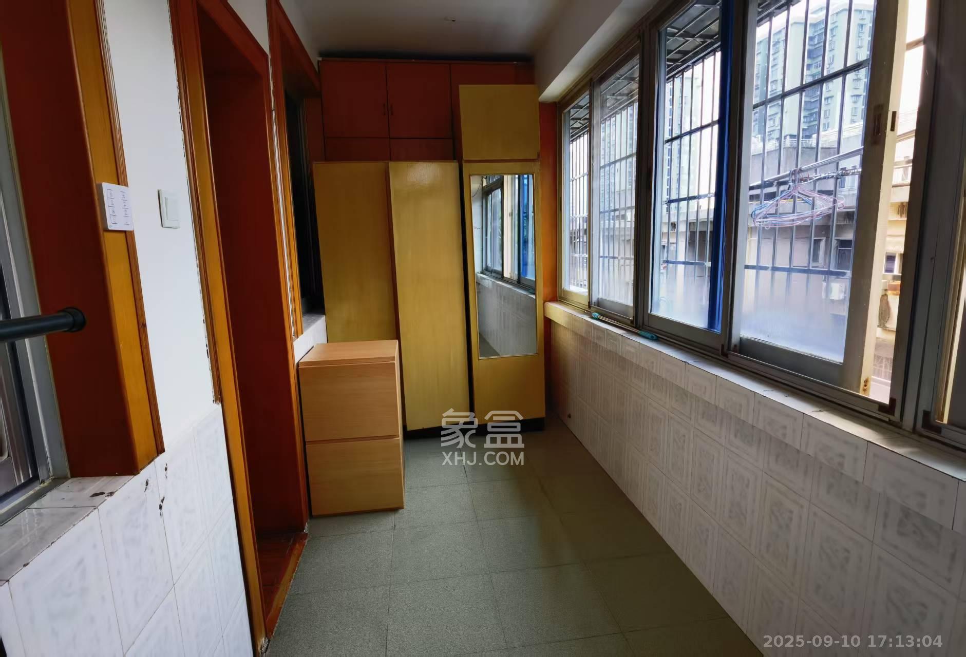 湖南中医药大学梨子山宿舍 3室2厅1卫 2000.0元/月 湖南中医药大学梨子山宿舍 3室2厅1卫 2000.0元/月室内图