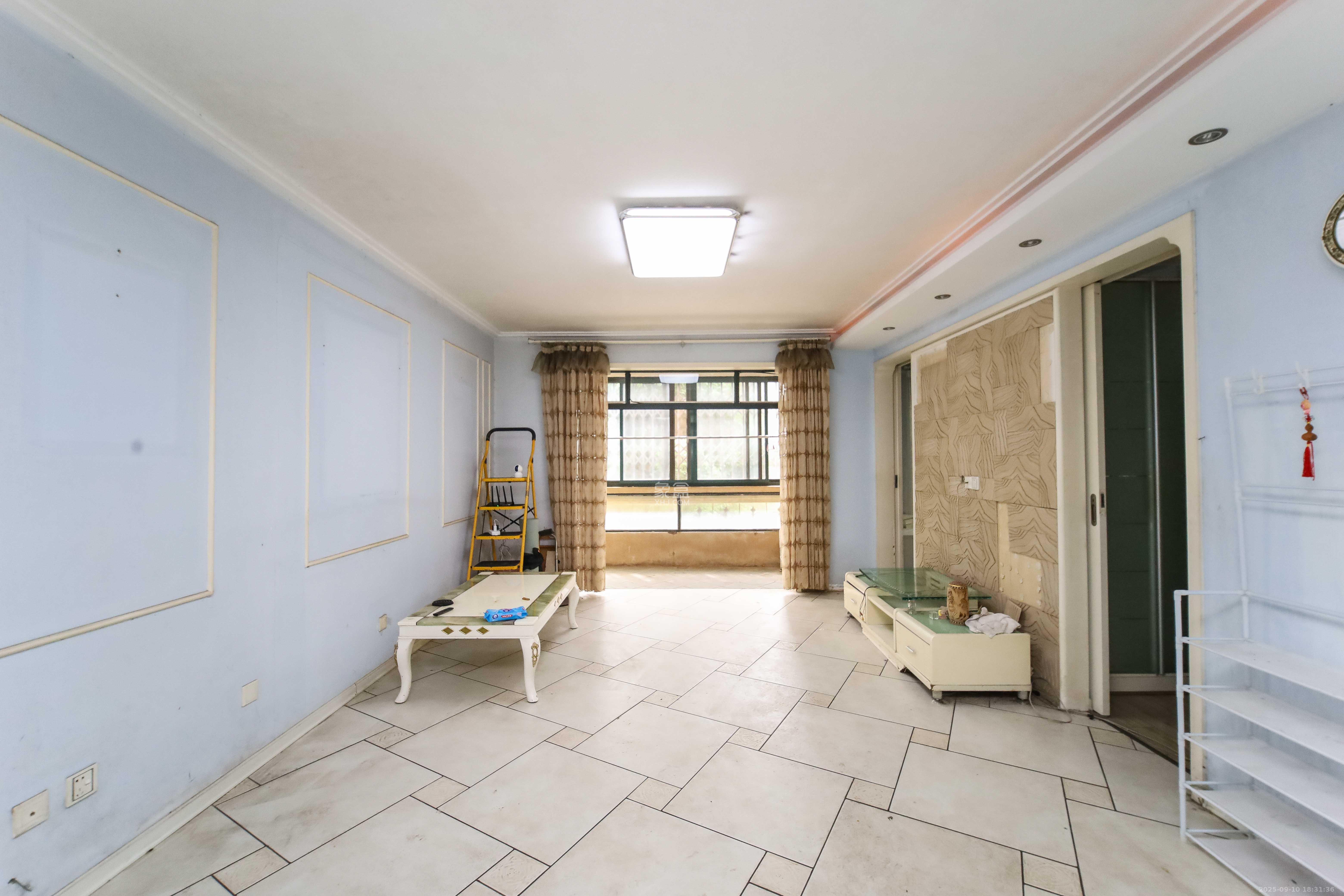 世嘉国际华城 3室2厅2卫 111.0万 世嘉国际华城 3室2厅2卫 111.0万客厅