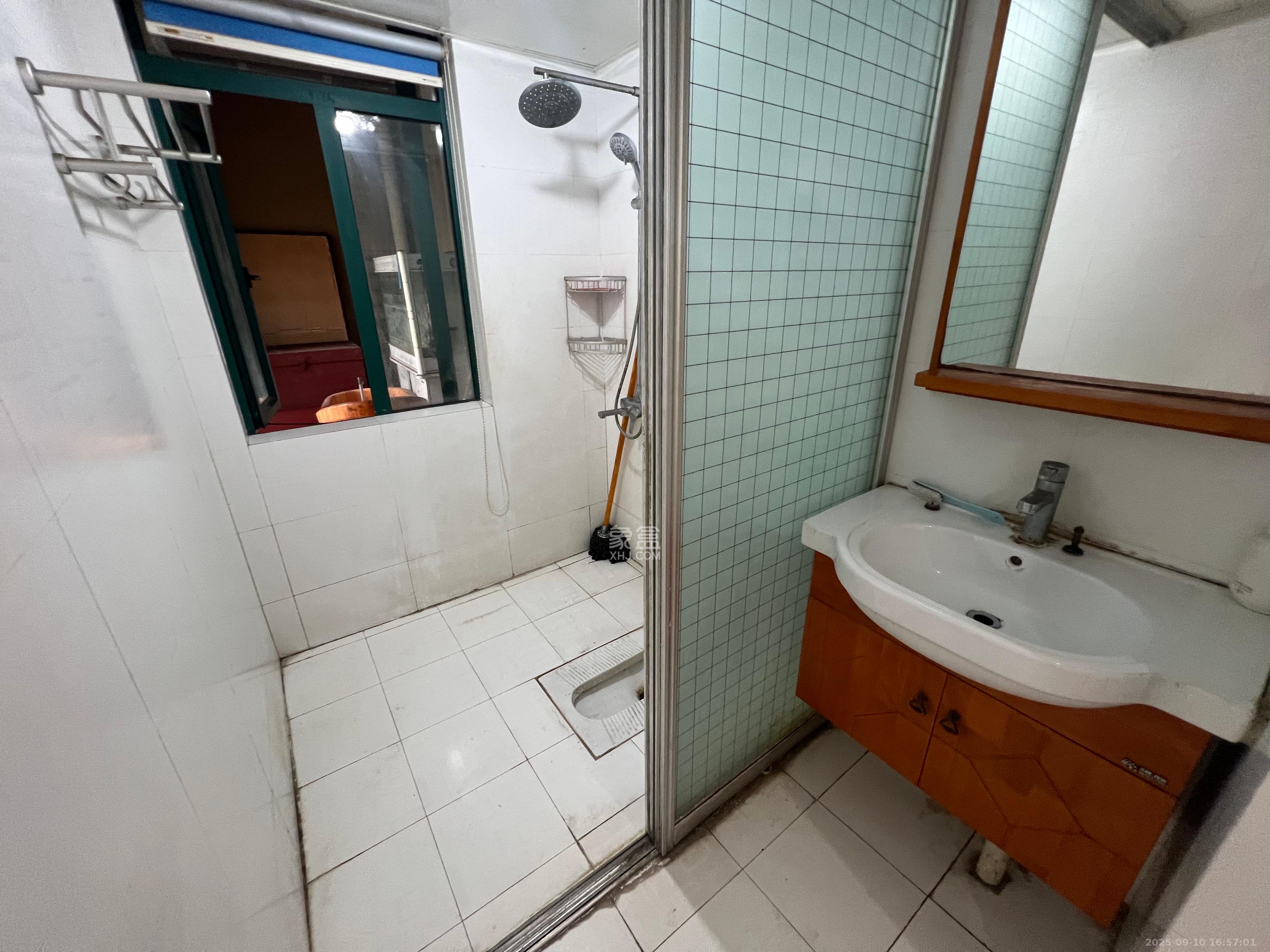 滨江金座 3室2厅2卫 3000.0元/月 滨江金座 3室2厅2卫 3000.0元/月室内图