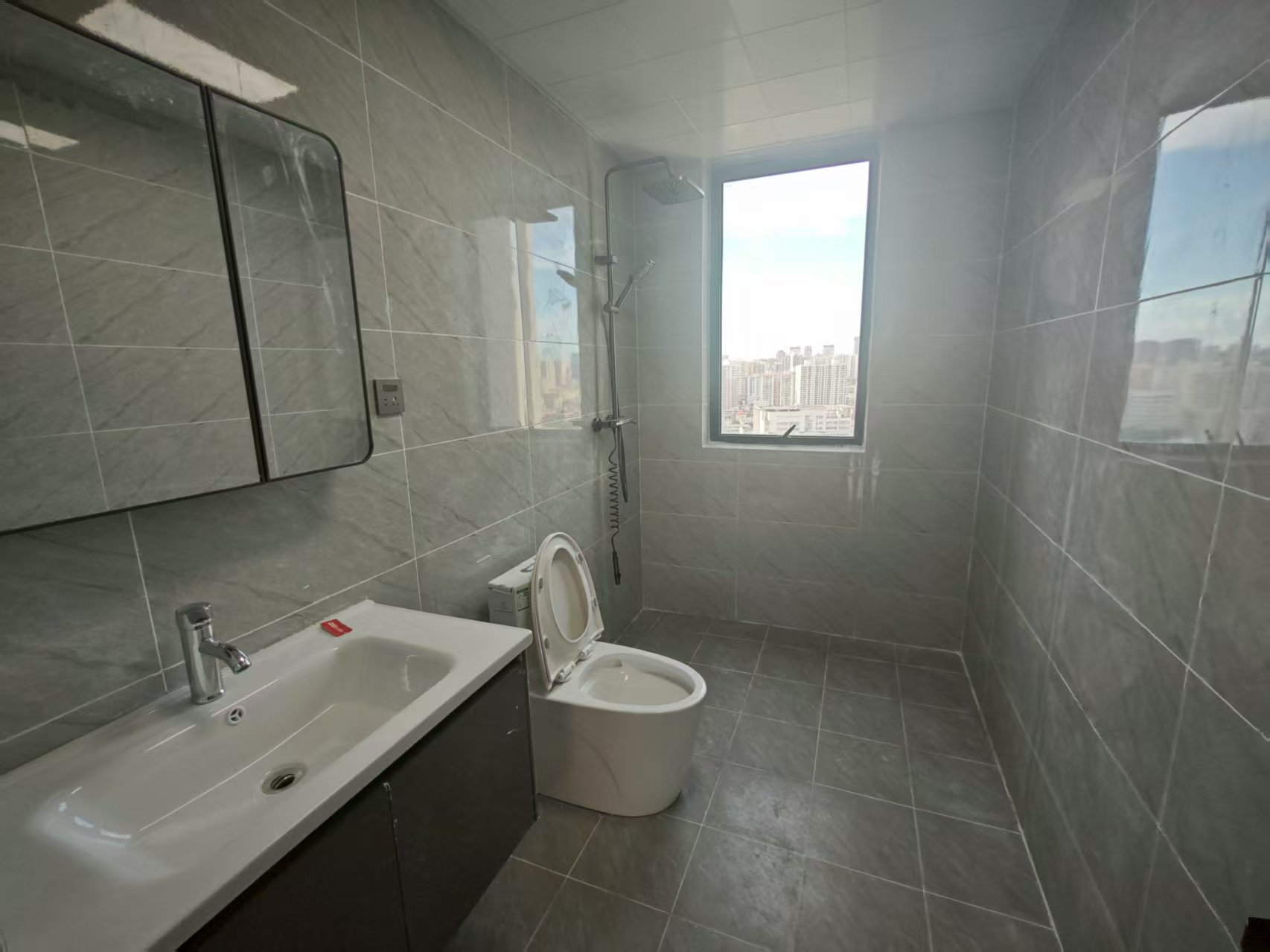 天街华府(海南新天地) 3室2厅2卫 4000.0元/月 天街华府(海南新天地) 3室2厅2卫 4000.0元/月室内图