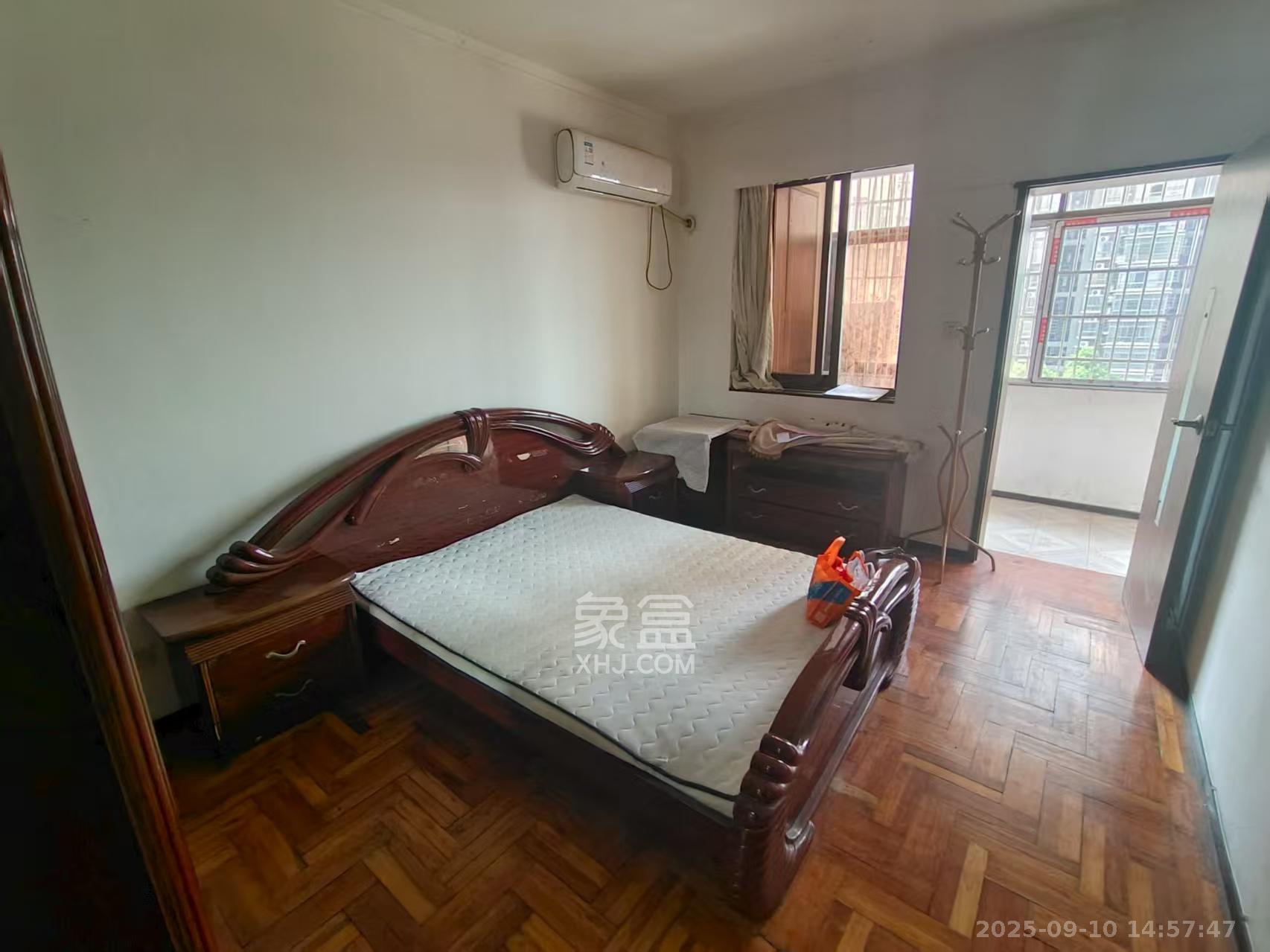 下碧湘街小区  2室1厅1卫    1600.0元/月室内图