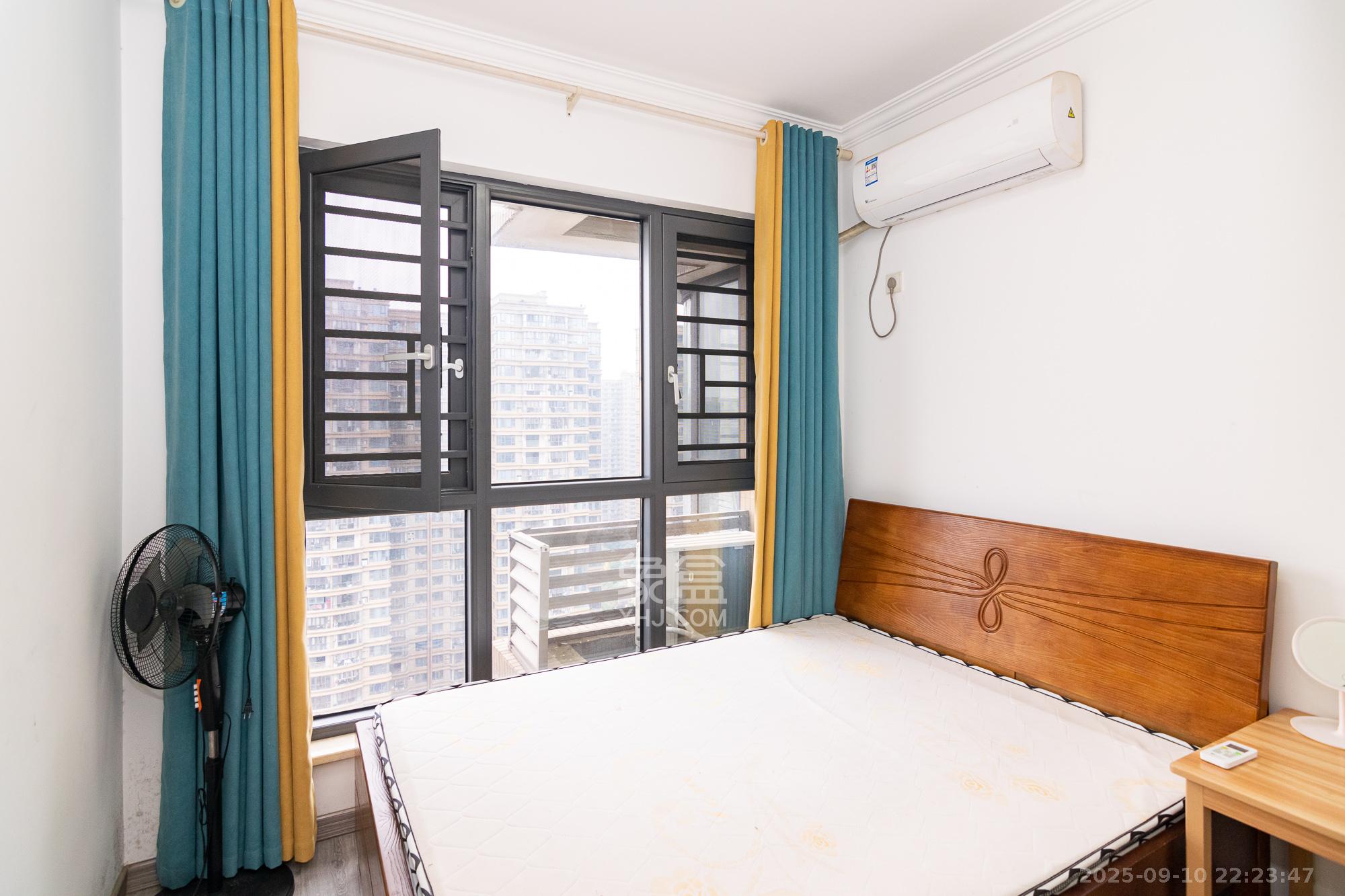 润和长郡（润和紫郡二三期）  4室2厅2卫    99.5万卧室