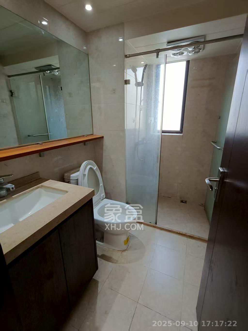 时代倾城二期  2室2厅1卫    1700.0元/月室内图