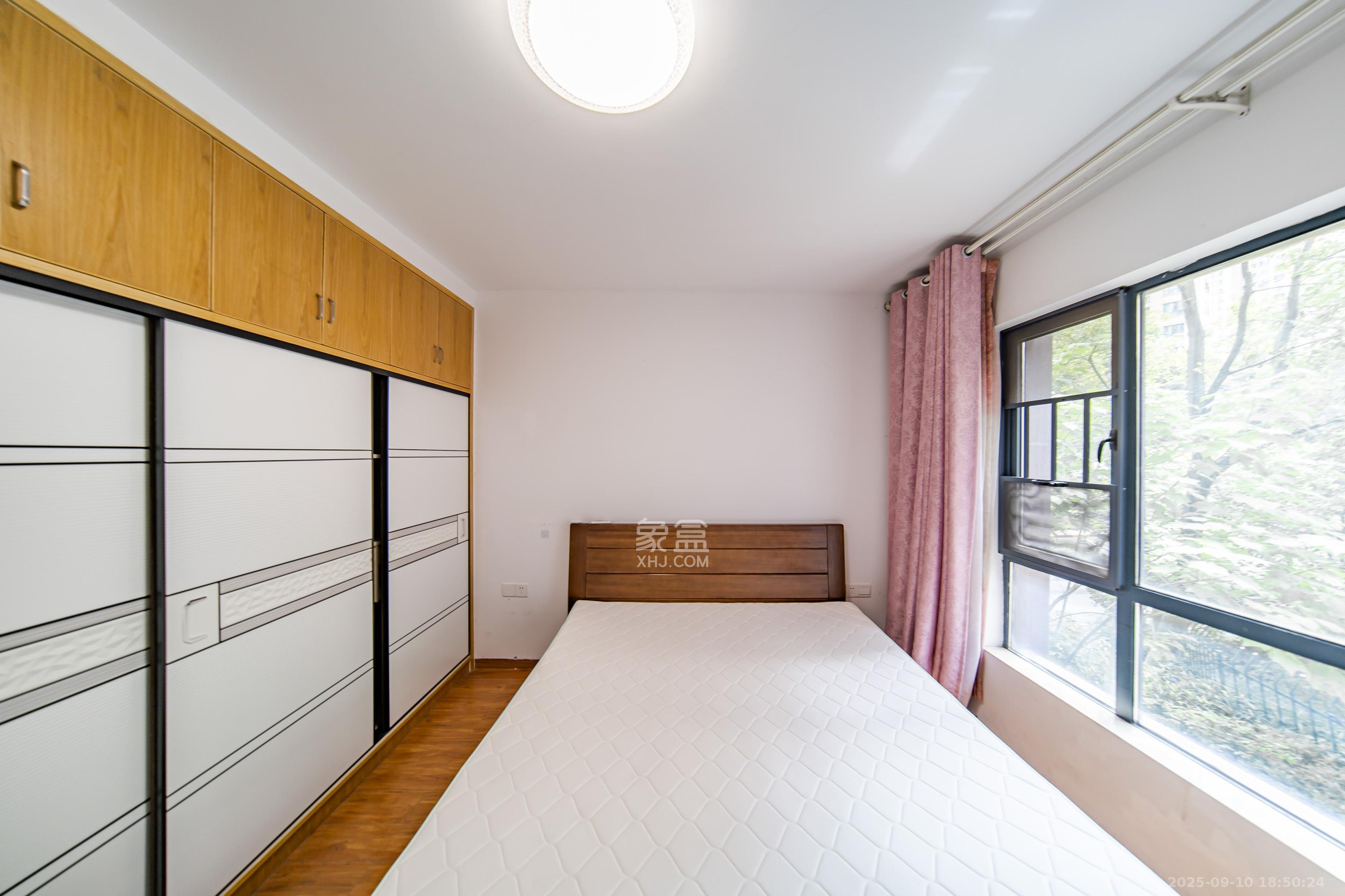 湘熙水郡(观澜海赋家园) 3室2厅2卫 113.0万 湘熙水郡(观澜海赋家园) 3室2厅2卫 113.0万卧室