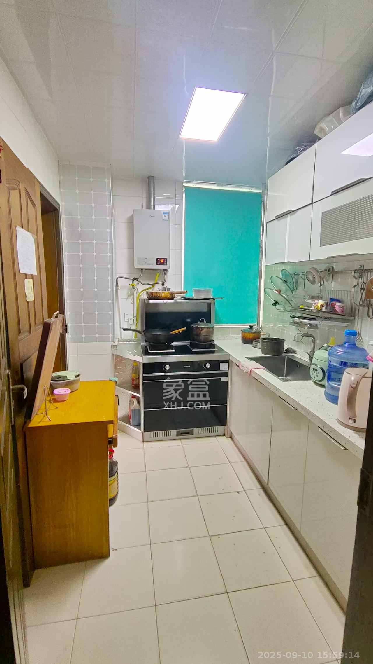 阳光丽景  3室2厅1卫    2000.0元/月室内图