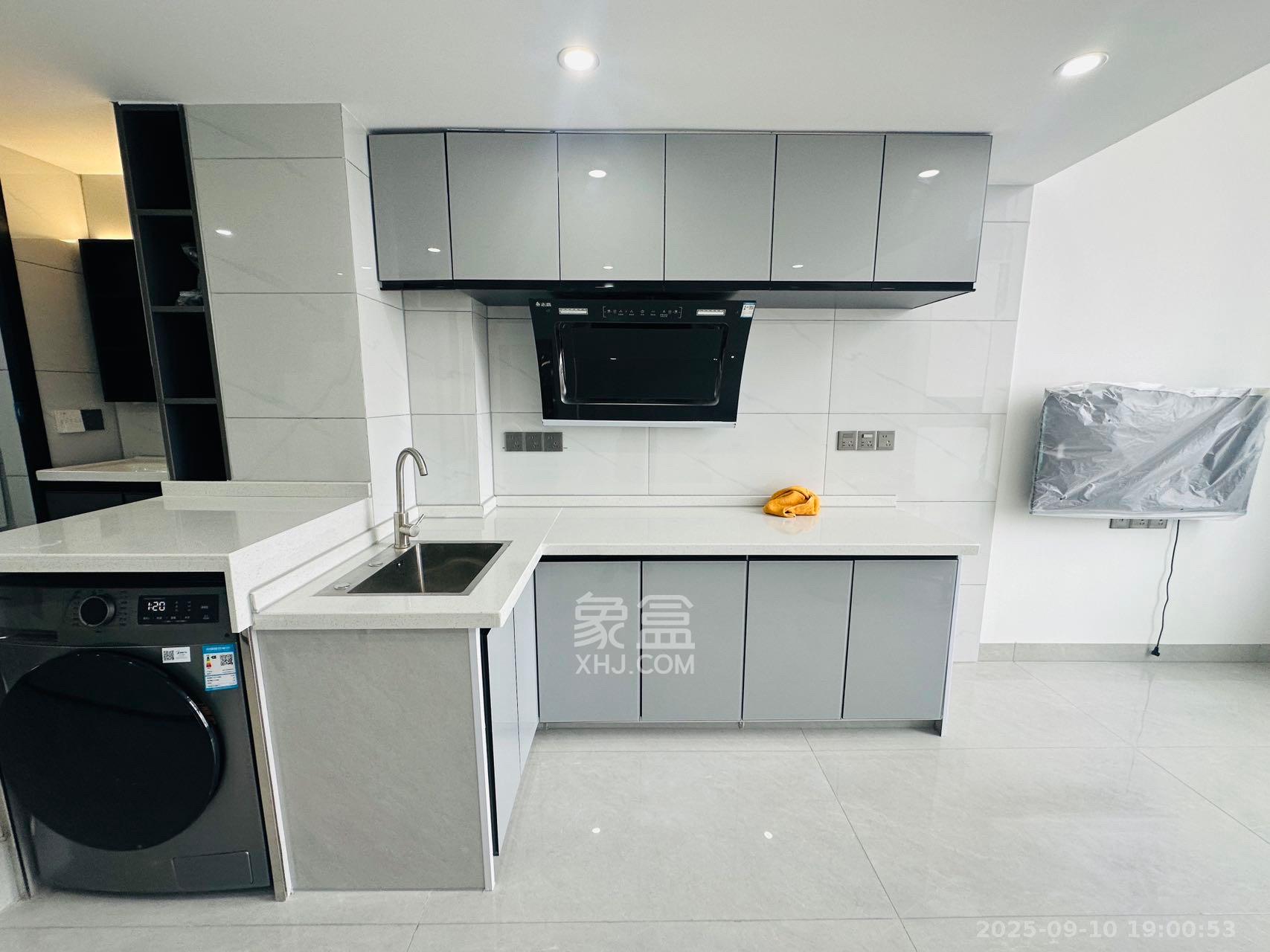 佳兆业云顶都汇  1室1厅1卫    1600.0元/月 佳兆业云顶都汇  1室1厅1卫    1600.0元/月室内图