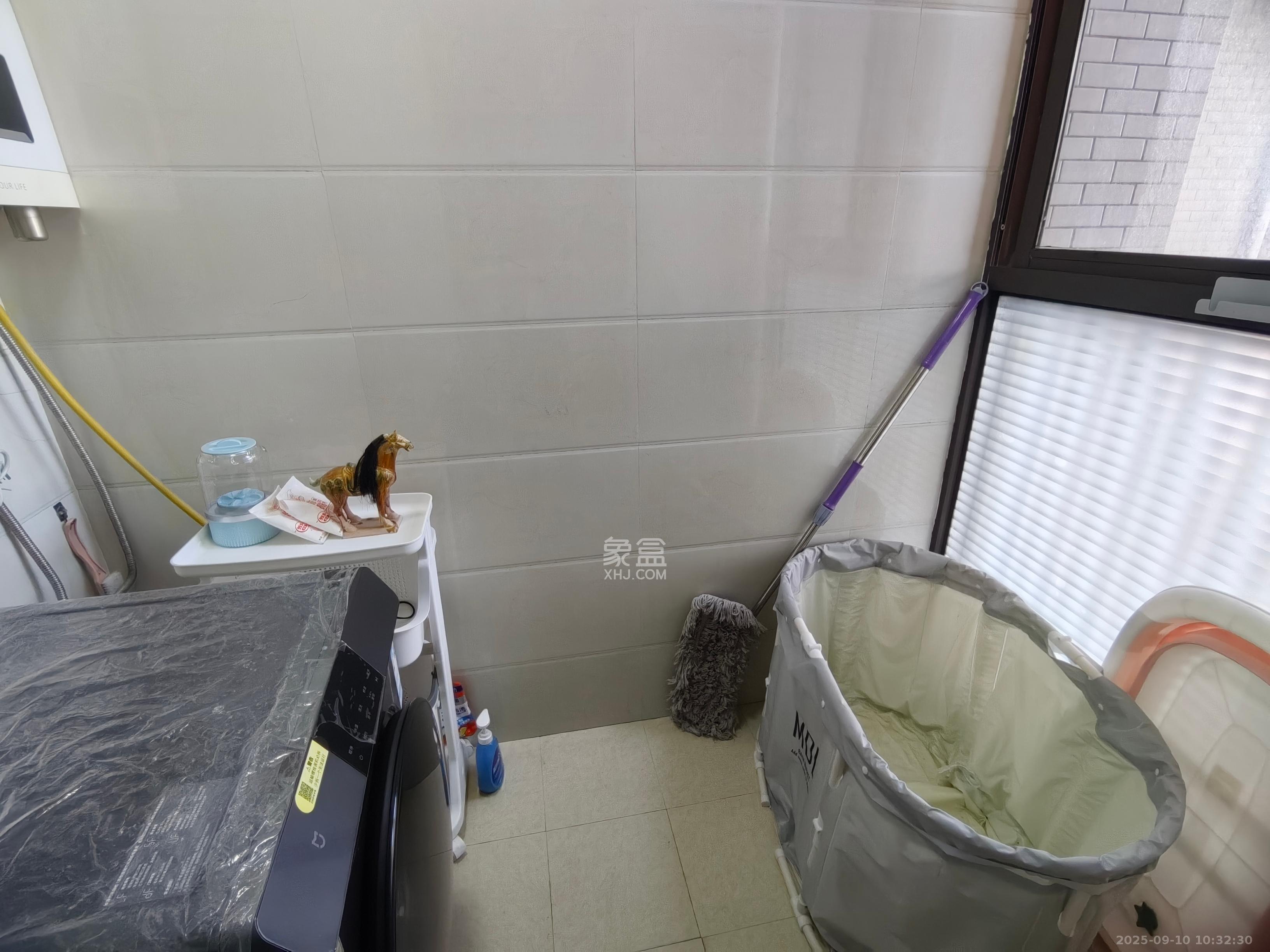 德庆水韵山城 3室2厅2卫 2300.0元/月 德庆水韵山城 3室2厅2卫 2300.0元/月室内图