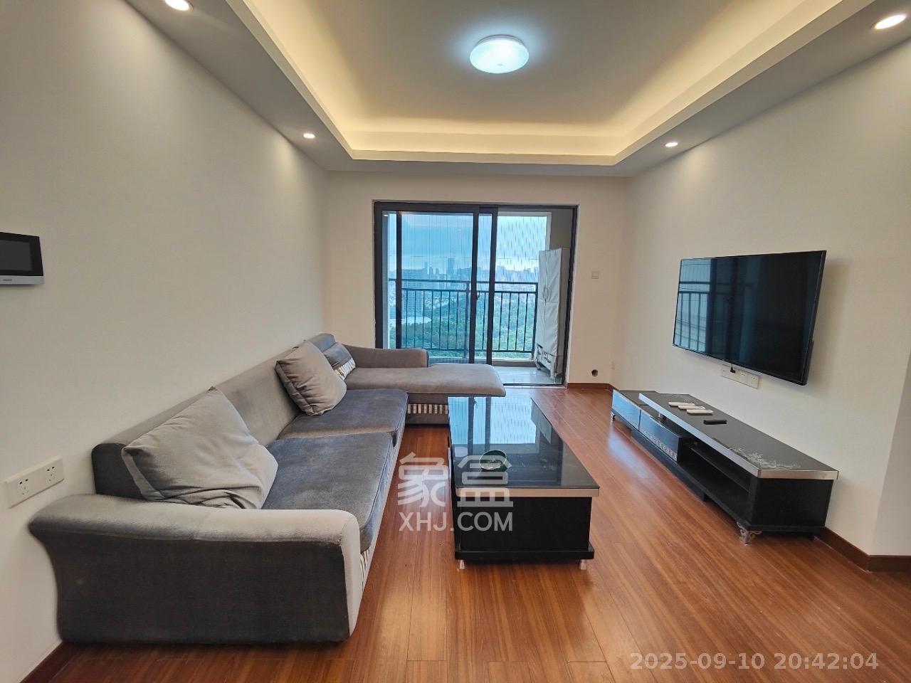 荣泰广场 3室2厅1卫 2400.0元/月 荣泰广场 3室2厅1卫 2400.0元/月室内图