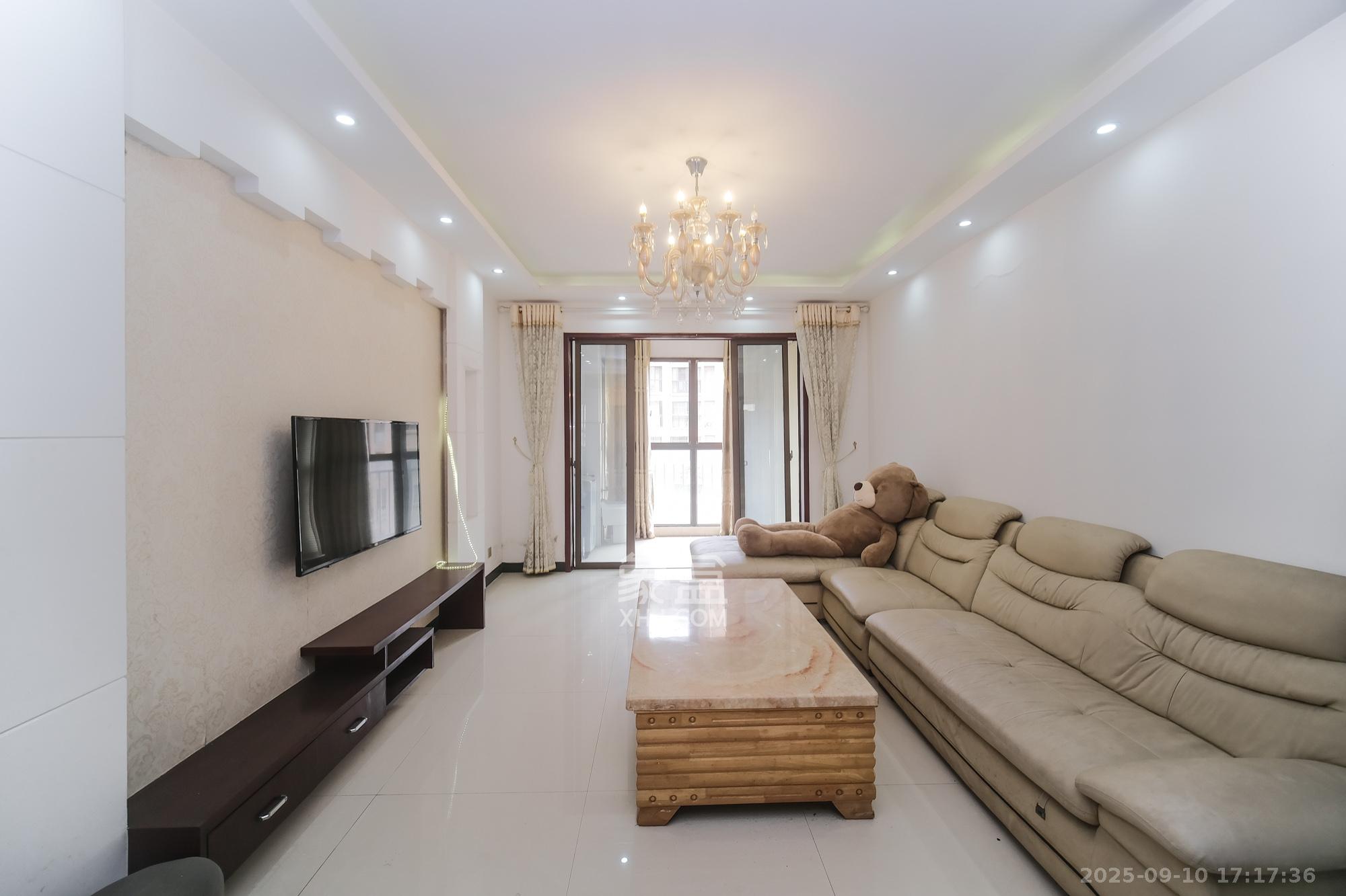 四季星城  3室2厅2卫    70.0万 四季星城  3室2厅2卫    70.0万