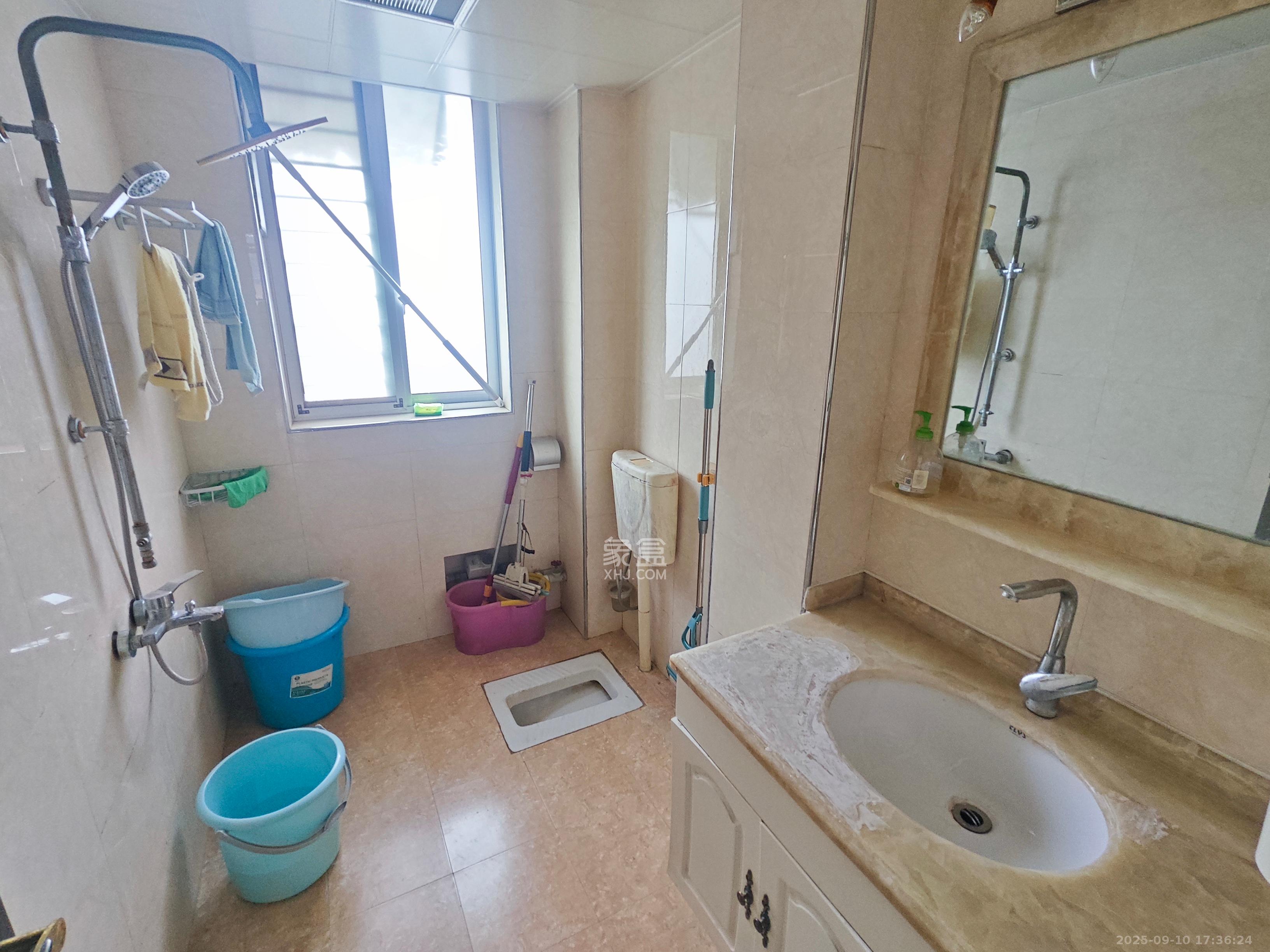 人和苑 3室2厅1卫 1800.0元/月 人和苑 3室2厅1卫 1800.0元/月室内图