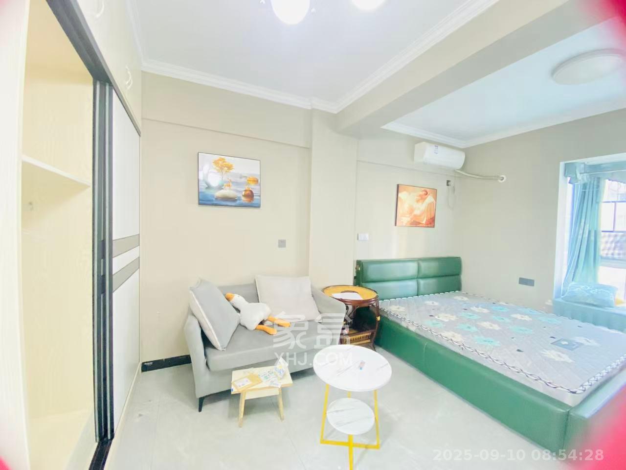 芙蓉万国城MOMA（卓越汇富苑）  2室1厅1卫    1800.0元/月室内图