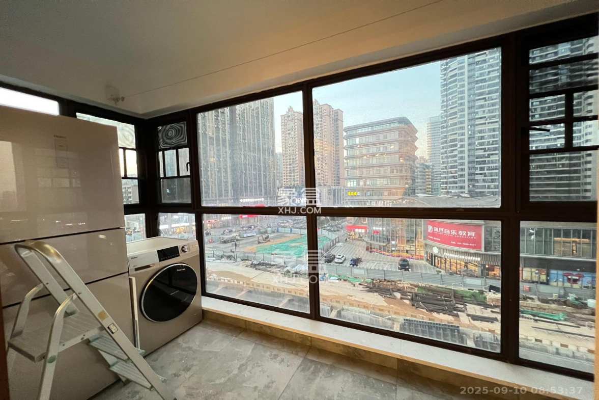 保利西海岸B区  3室2厅2卫    5000.0元/月 保利西海岸B区  3室2厅2卫    5000.0元/月室内图