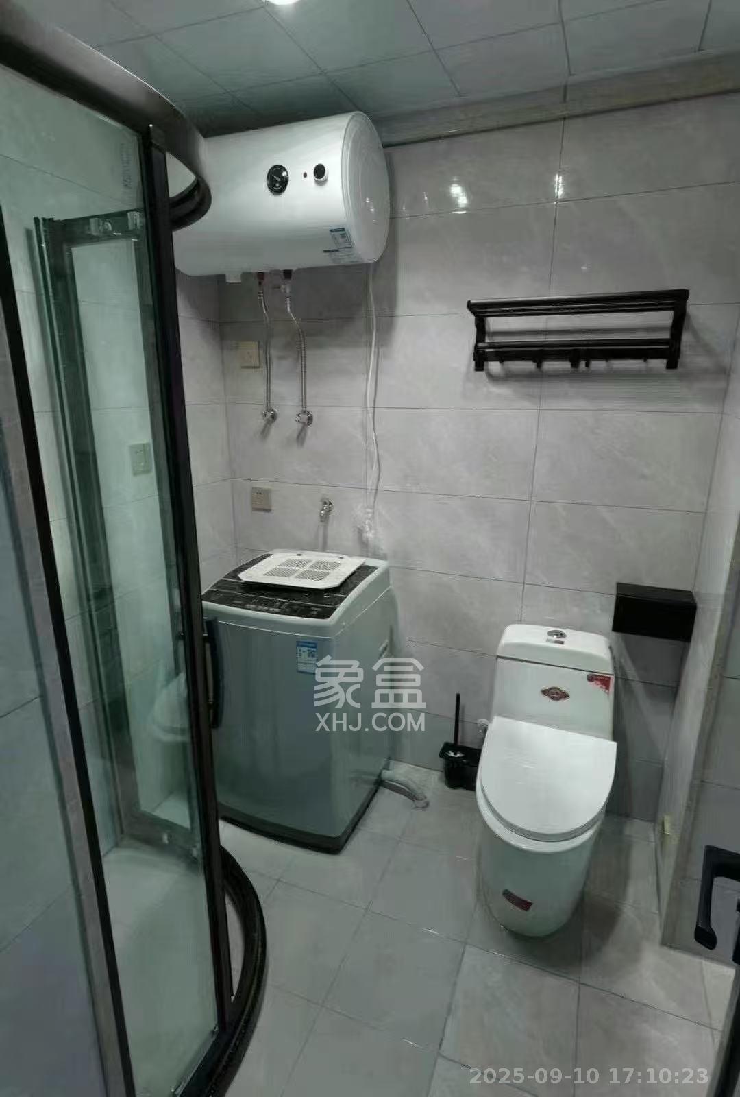 芙蓉万国城MOMA（卓越汇富苑）  1室0厅0卫   1300.00元/月