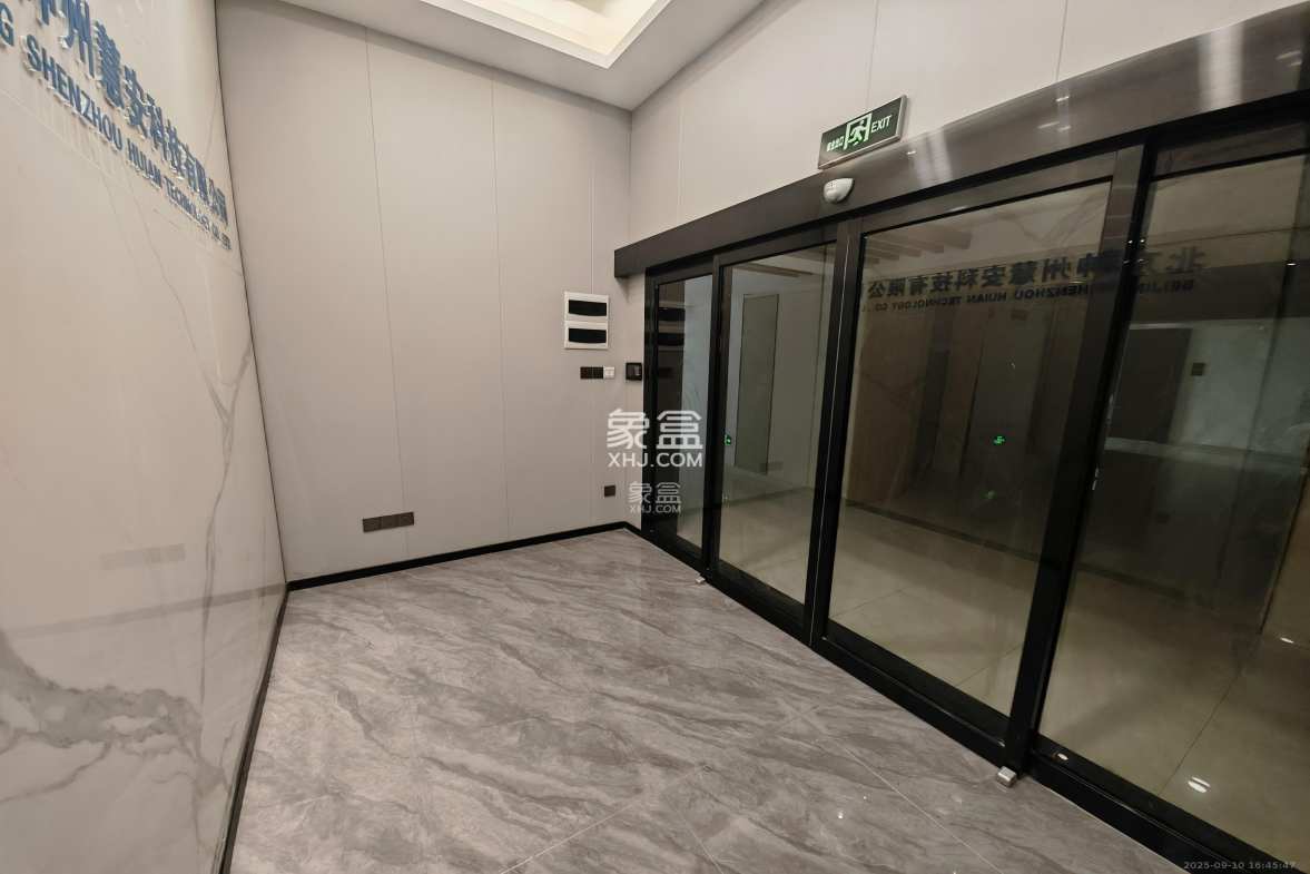 京武浪琴山三期(京武中心) 4室1厅1卫 20000.0元/月 京武浪琴山三期(京武中心) 4室1厅1卫 20000.0元/月室内图