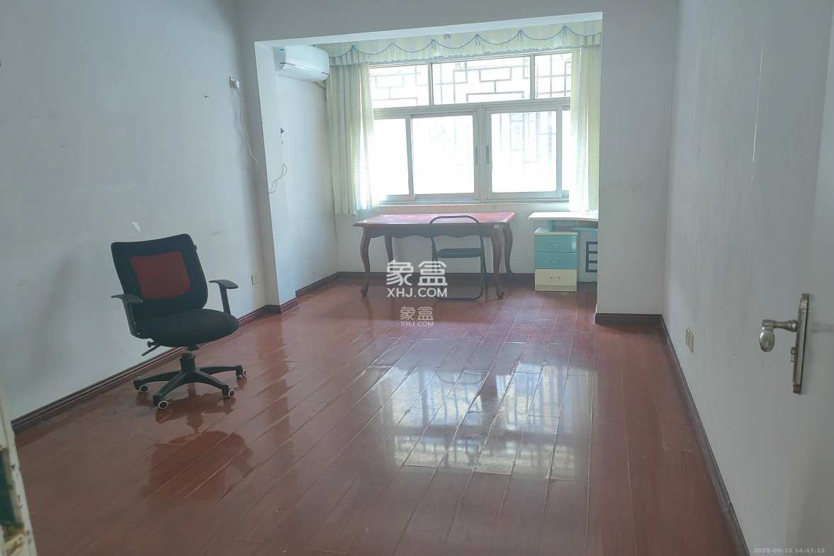 文艺公寓 3室2厅2卫 3100.0元/月 文艺公寓 3室2厅2卫 3100.0元/月室内图