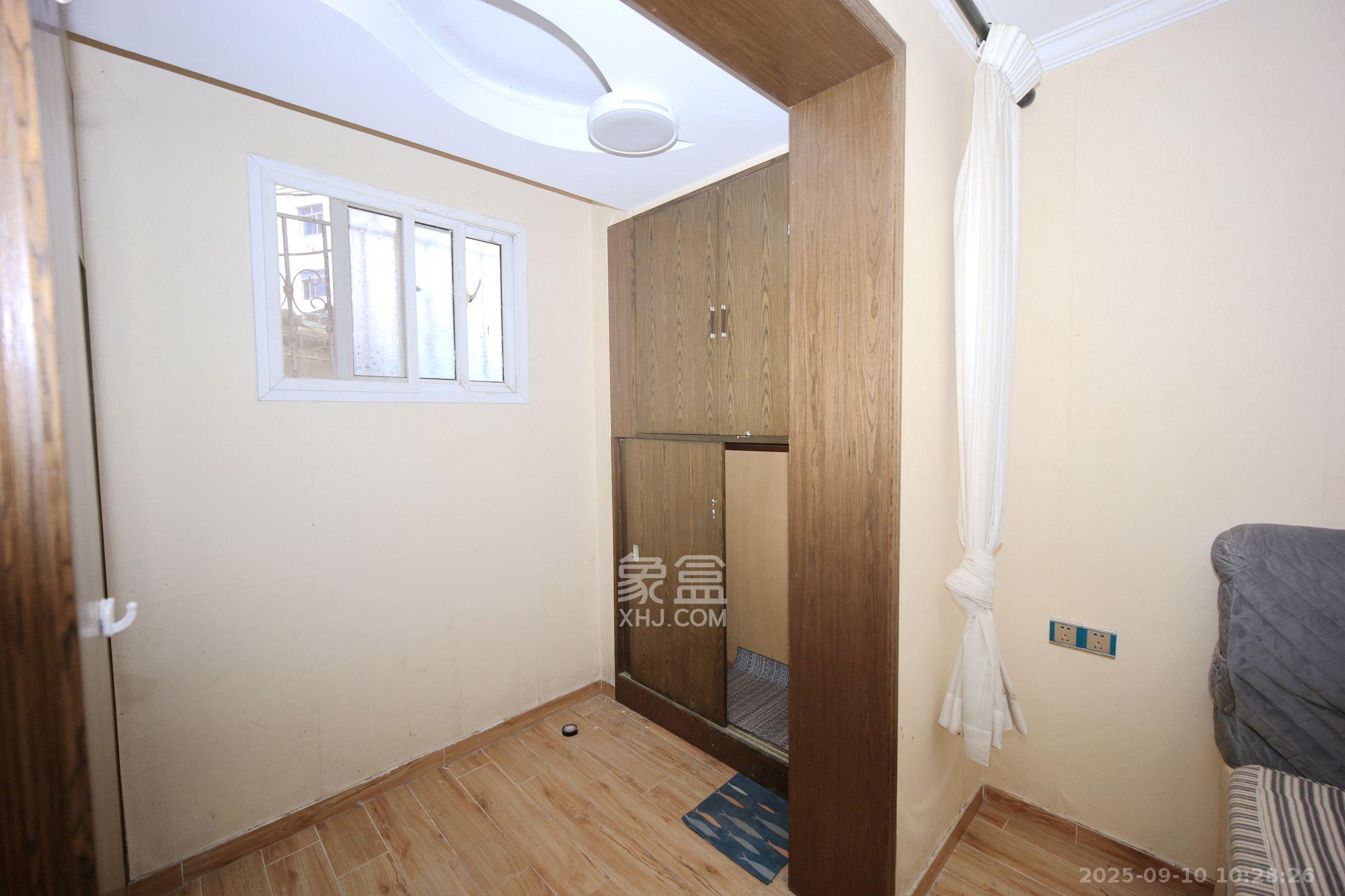 燕子岭散盘  3室2厅1卫    2600.0元/月室内图