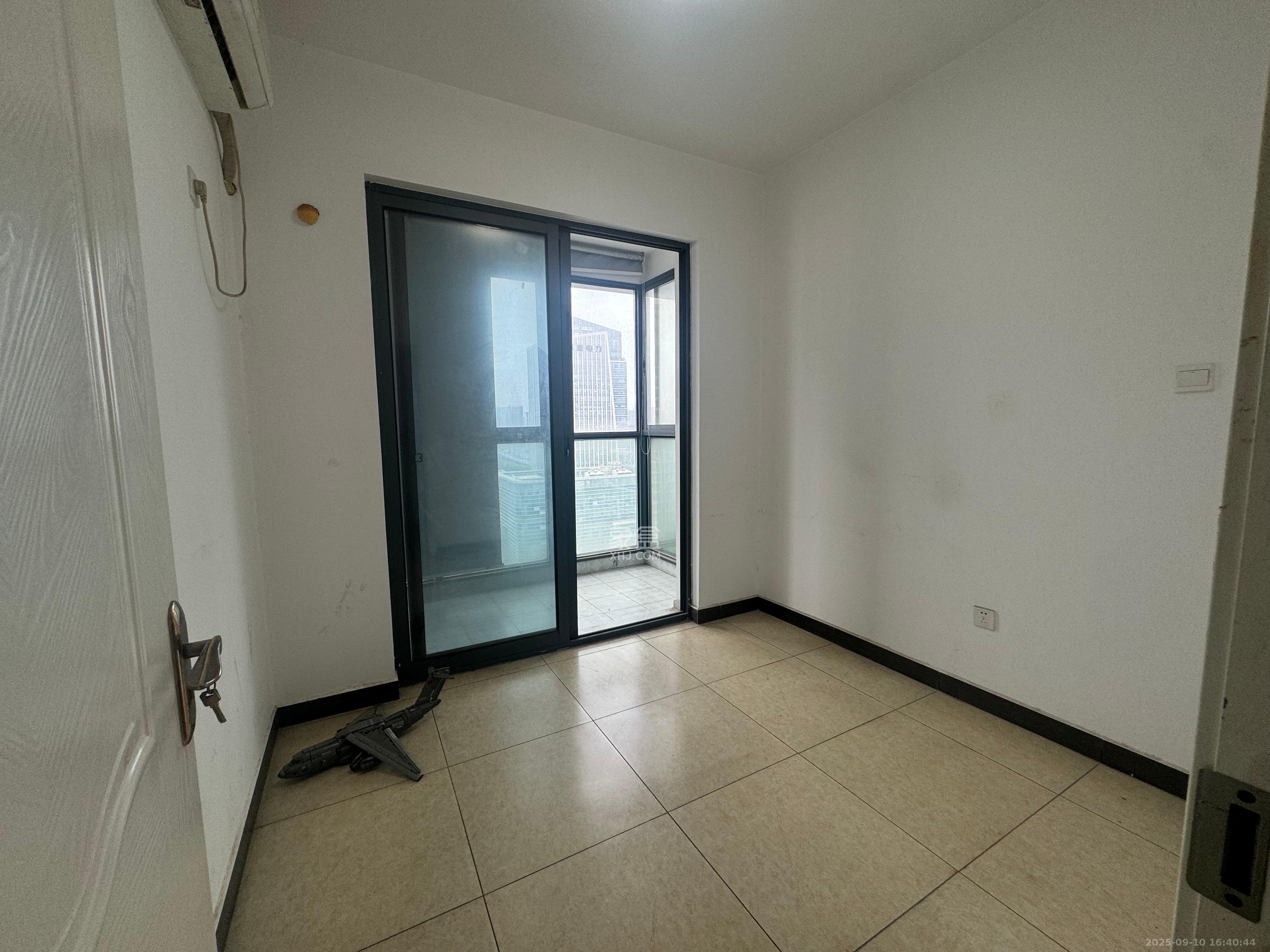 天翼花园(中国电信单位房) 5室2厅2卫 4600.0元/月 天翼花园(中国电信单位房) 5室2厅2卫 4600.0元/月室内图