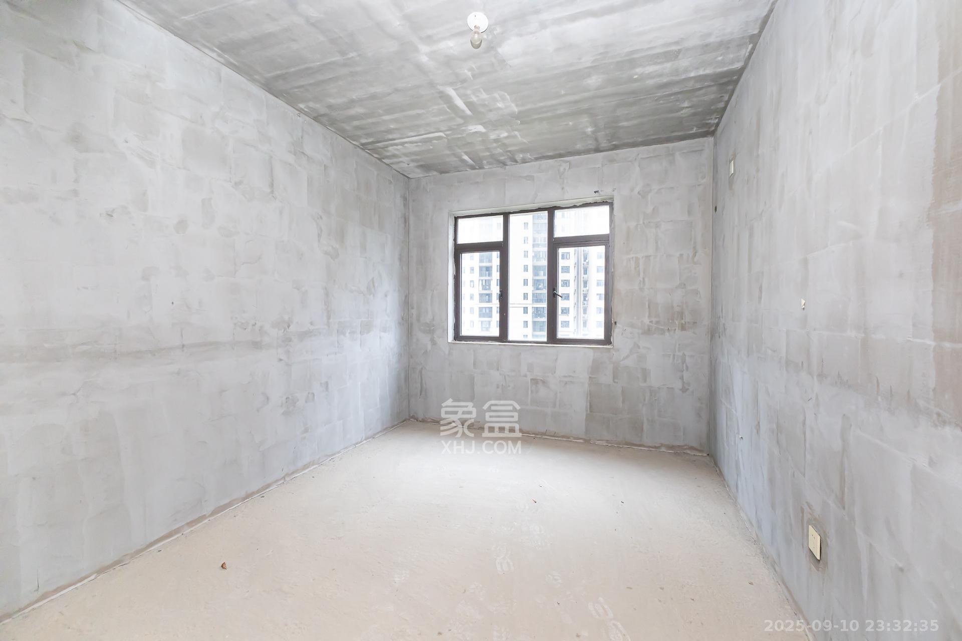 乾源国际 3室2厅2卫 75.0万 乾源国际 3室2厅2卫 75.0万卧室