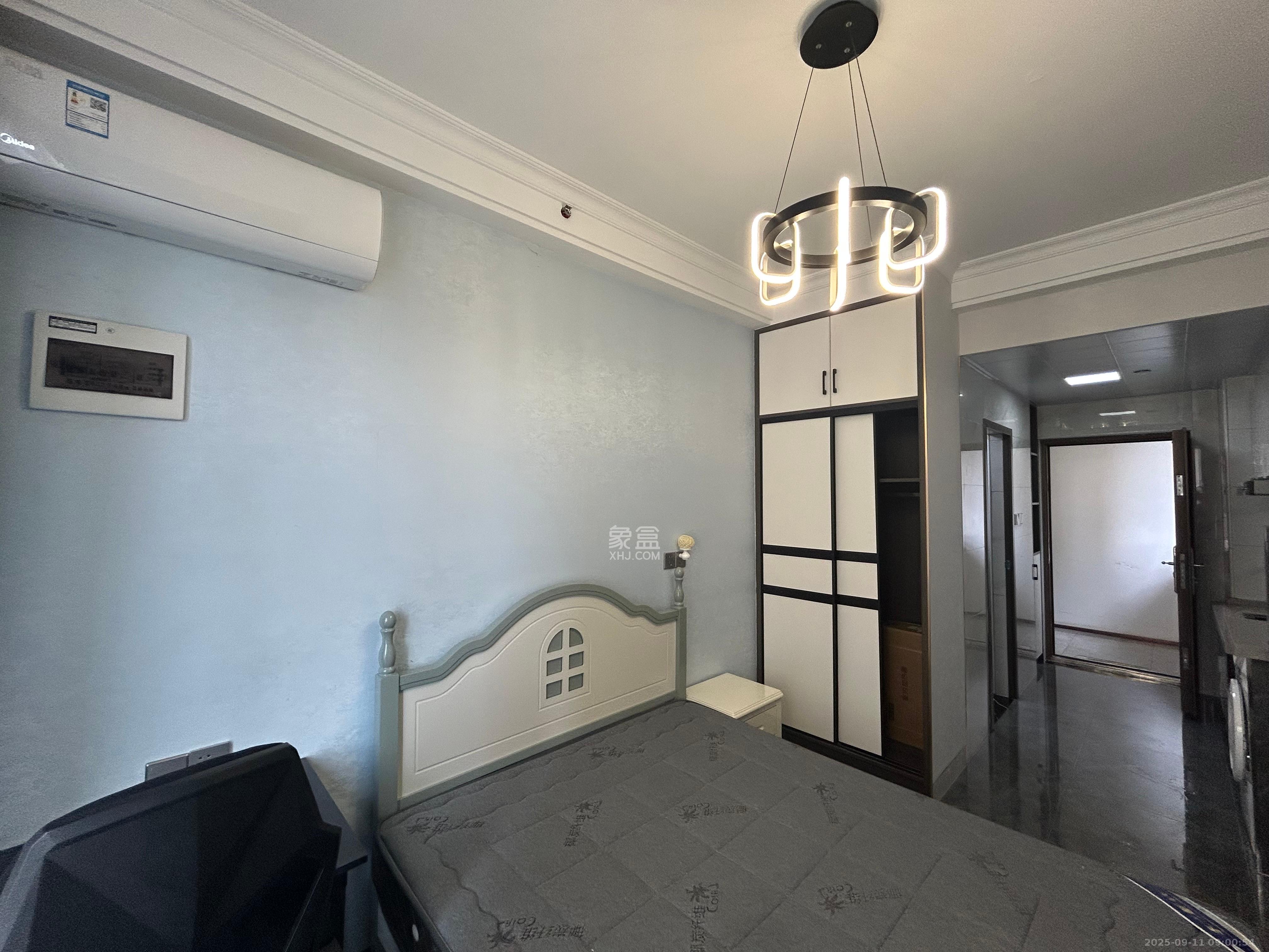 保利香槟国际 1室1厅1卫 1200.0元/月 保利香槟国际 1室1厅1卫 1200.0元/月室内图