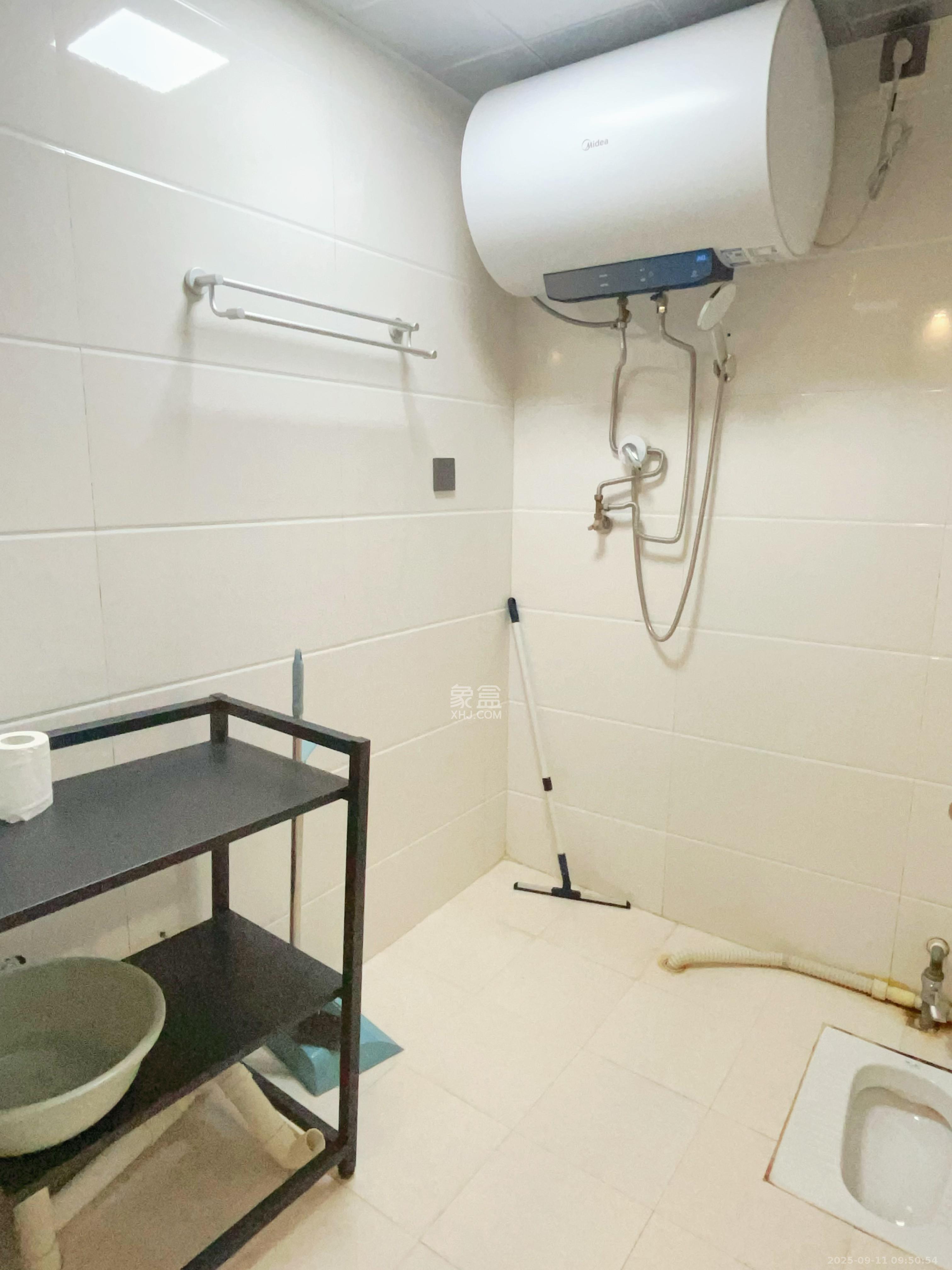 明城国际  1室1厅1卫    2400.0元/月 明城国际  1室1厅1卫    2400.0元/月室内图