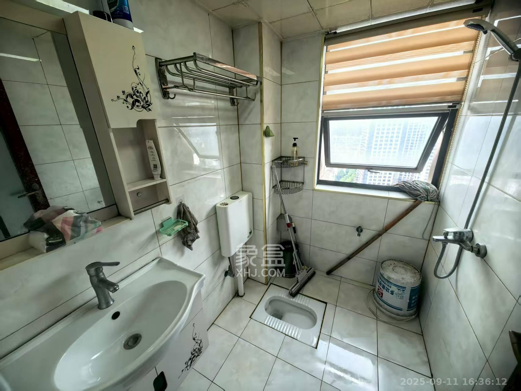 天鸿天府(天鸿中央大院) 4室2厅2卫 2800.0元/月 天鸿天府(天鸿中央大院) 4室2厅2卫 2800.0元/月室内图