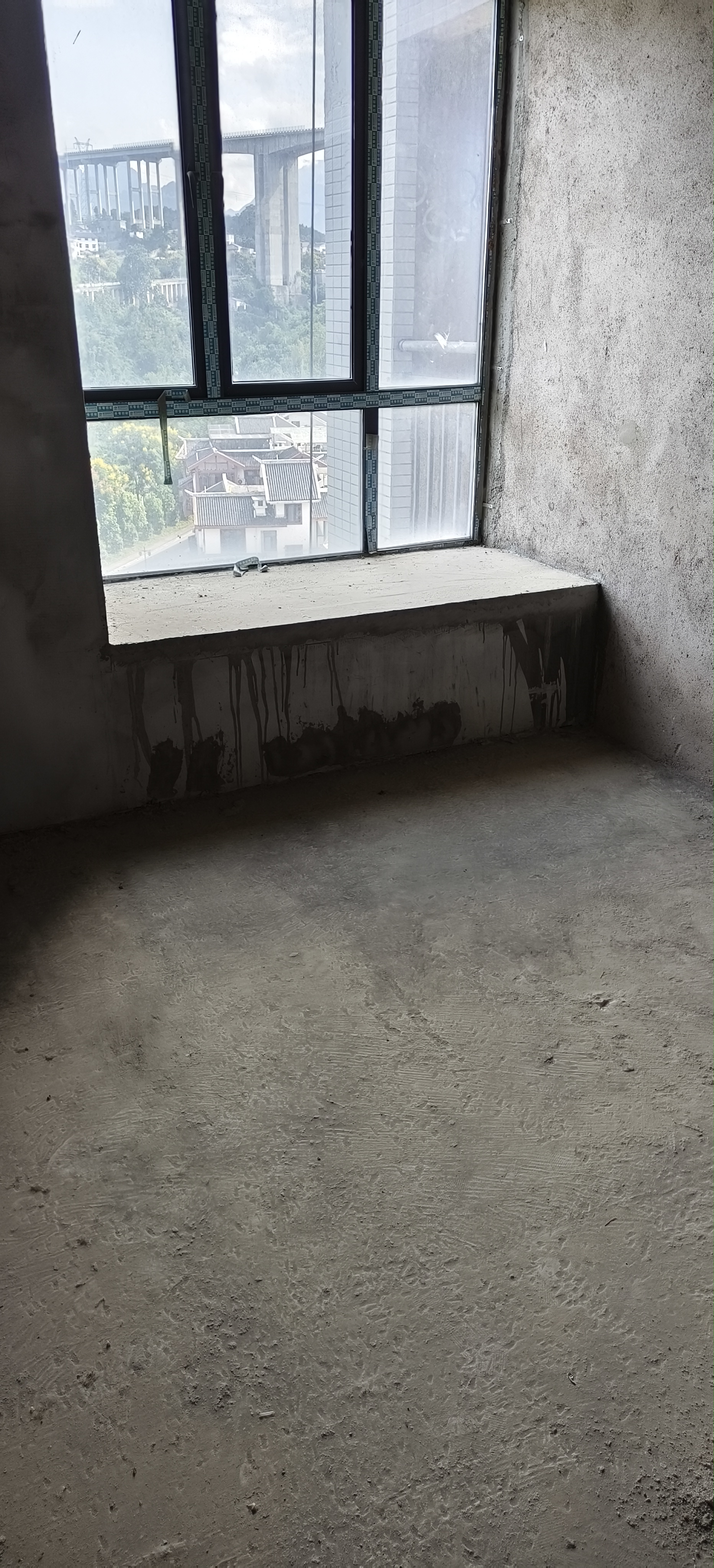 高桥旅游特色街区 3室2厅1卫 30.5万 高桥旅游特色街区 3室2厅1卫 30.5万客厅