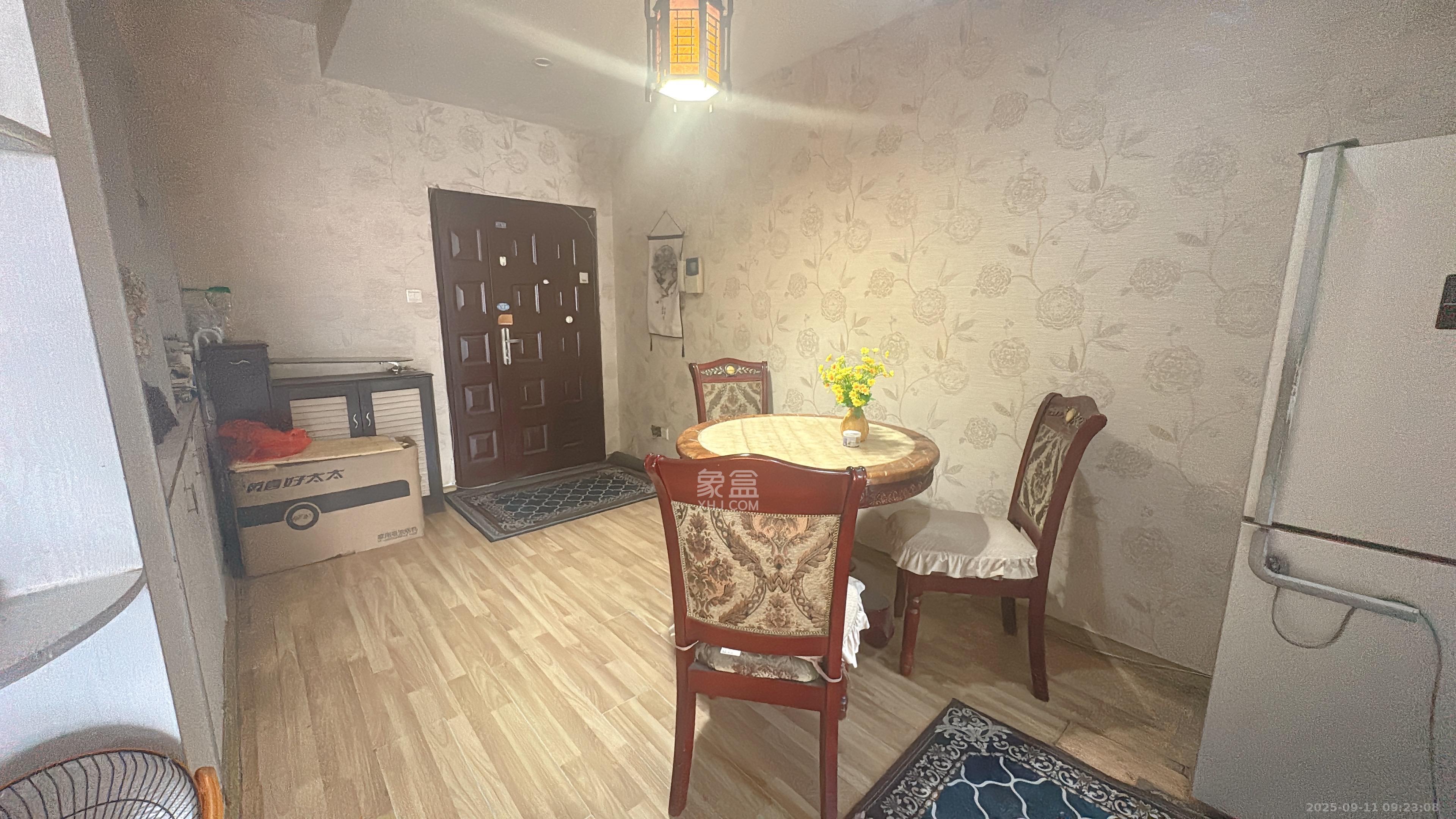 欧陆经典  3室2厅1卫    3100.0元/月 欧陆经典  3室2厅1卫    3100.0元/月室内图