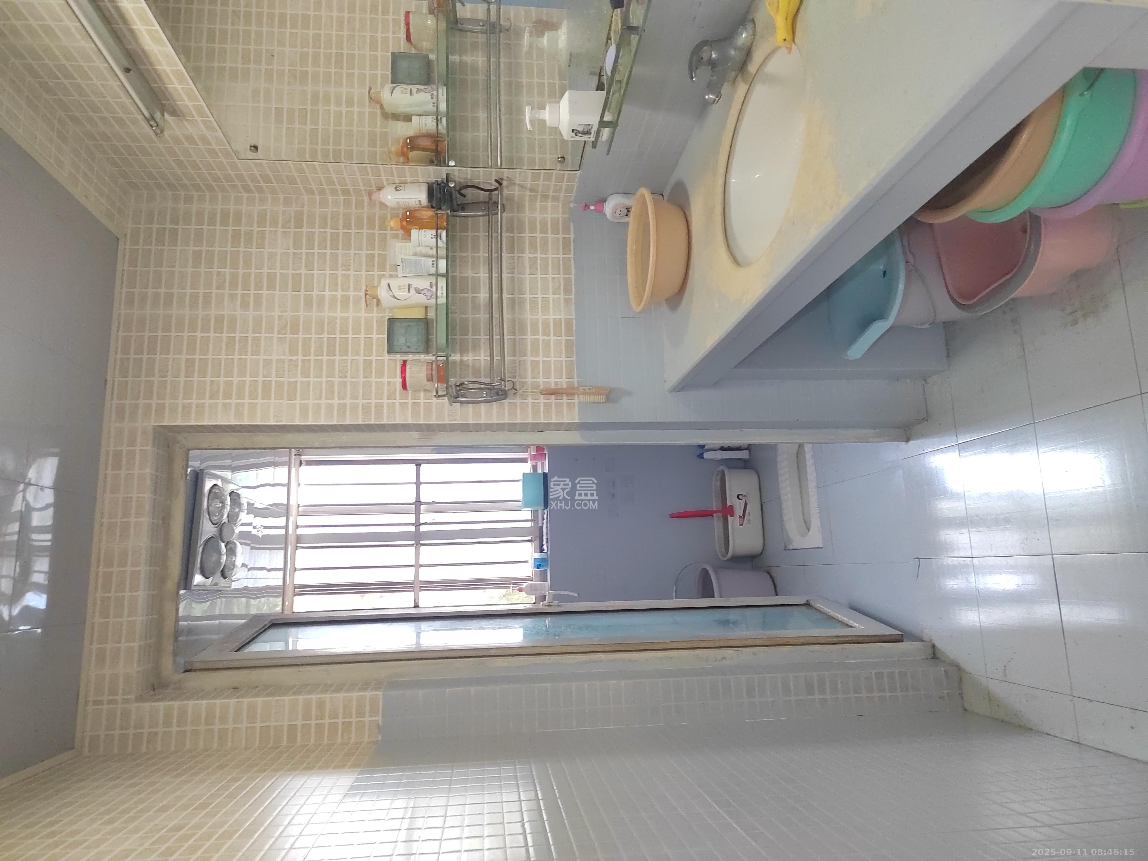 华银南苑 3室1厅2卫 2200.0元/月 华银南苑 3室1厅2卫 2200.0元/月室内图