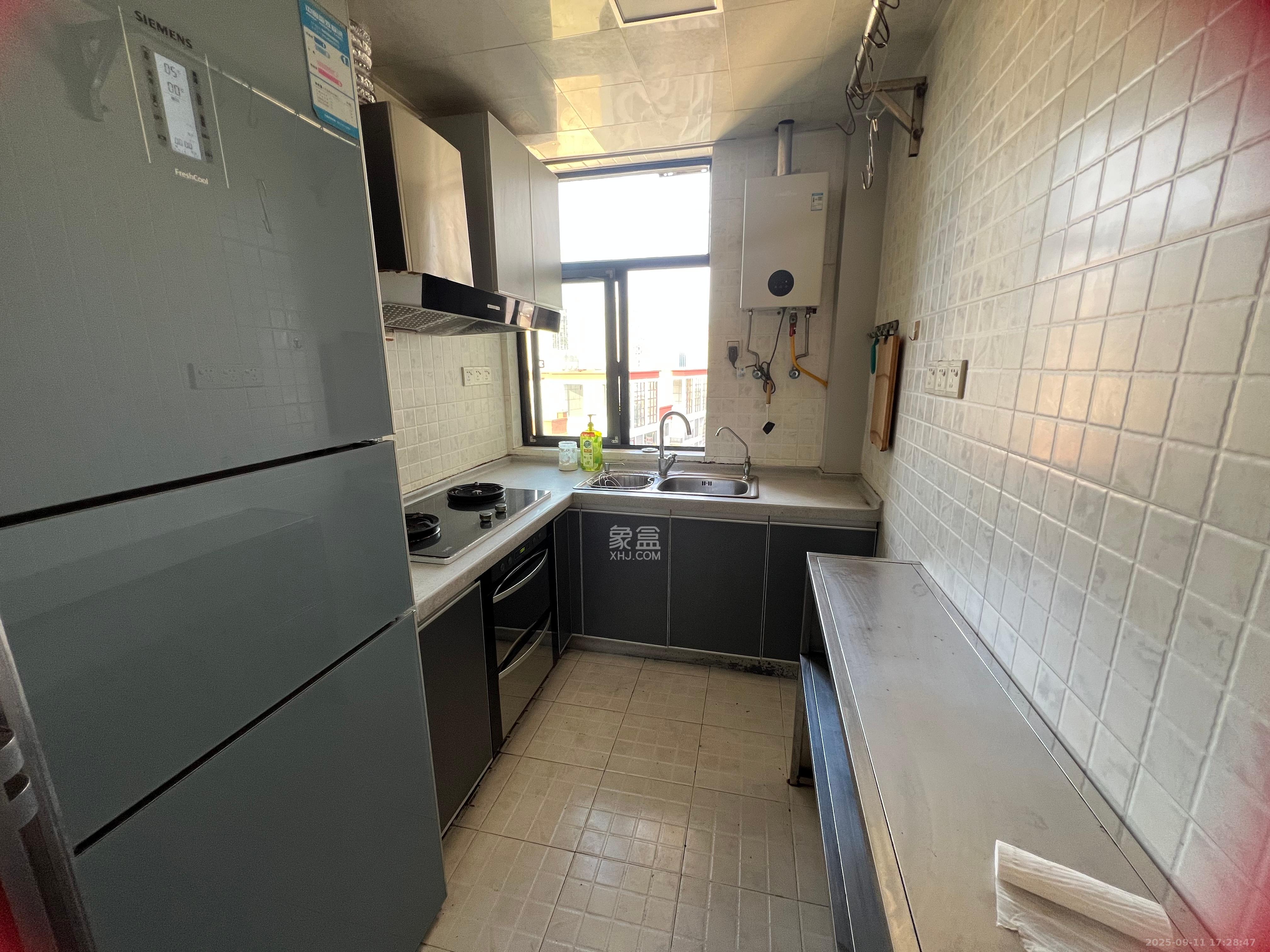 运通尊苑  3室2厅2卫    2300.0元/月 运通尊苑  3室2厅2卫    2300.0元/月室内图