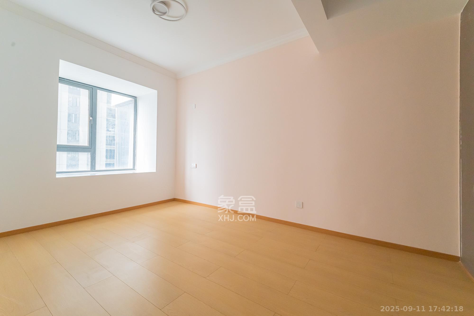 金辉优步星樾  3室2厅2卫    95.0万 金辉优步星樾  3室2厅2卫    95.0万卧室