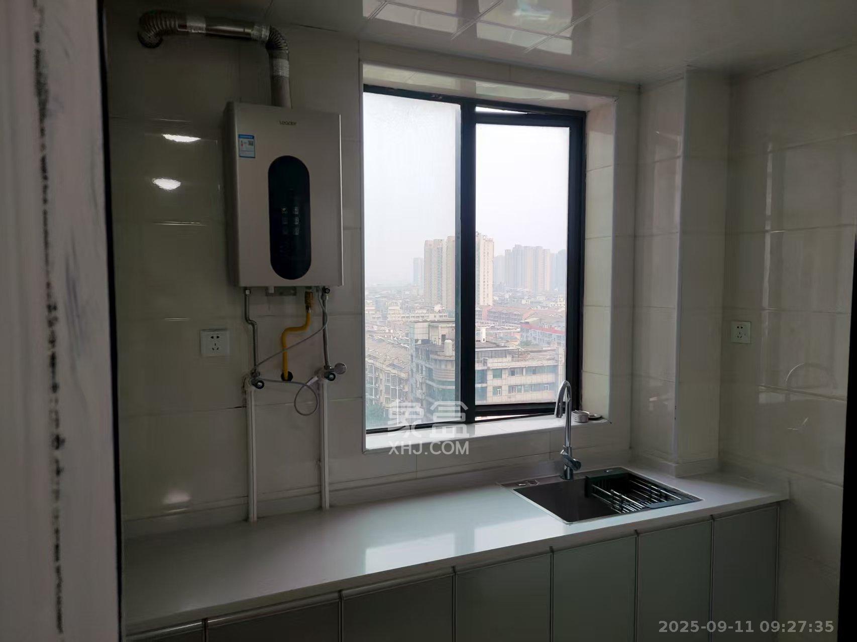 百纳广场(百纳公寓) 2室2厅1卫 2500.0元/月 百纳广场(百纳公寓) 2室2厅1卫 2500.0元/月室内图