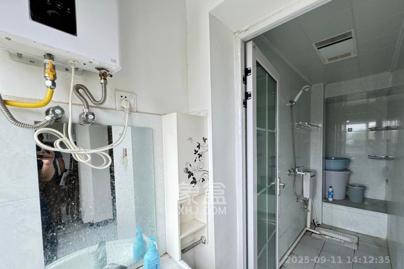 三印宿舍 3室2厅1卫 1350.0元/月 三印宿舍 3室2厅1卫 1350.0元/月室内图