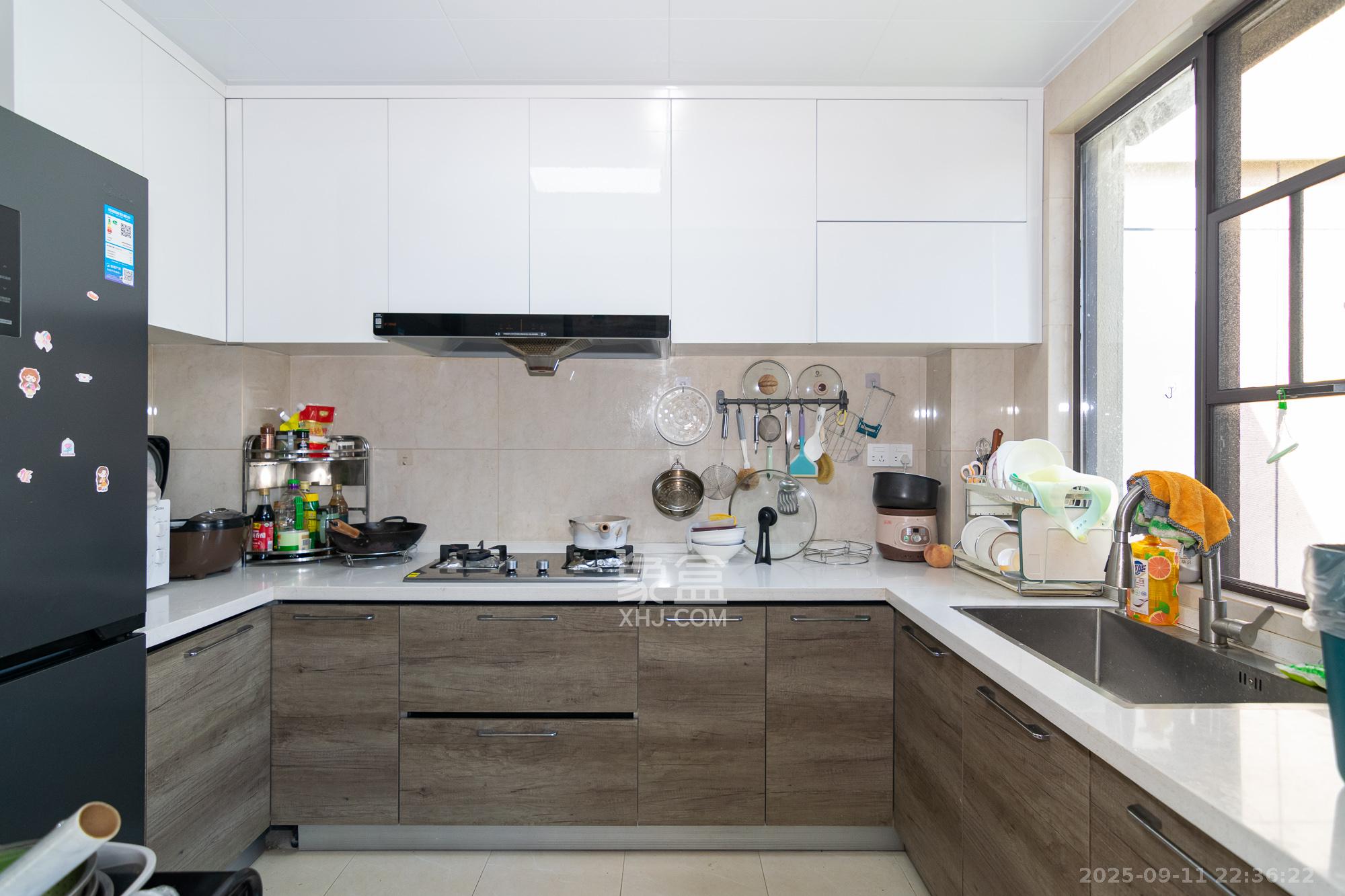 润和谷山郡(悦禧山庄水榭花都)  5室3厅2卫    145.0万 润和谷山郡(悦禧山庄水榭花都)  5室3厅2卫    145.0万厨房