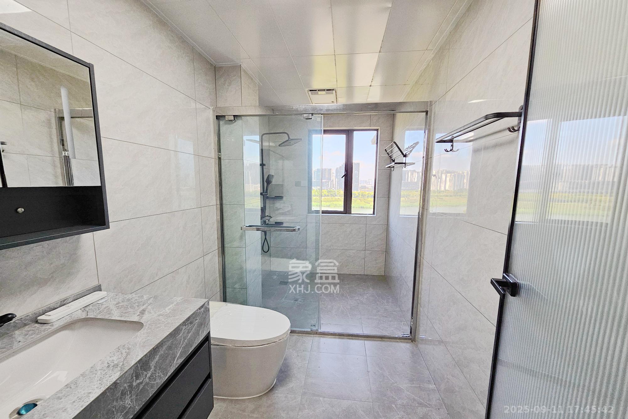 阳光城尚东湾凌云府 4室2厅1卫 185.0万 阳光城尚东湾凌云府 4室2厅1卫 185.0万其他