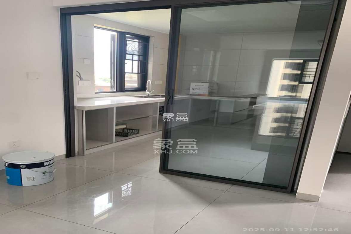 远洋红星天铂一期 4室2厅2卫 2900.0元/月 远洋红星天铂一期 4室2厅2卫 2900.0元/月室内图