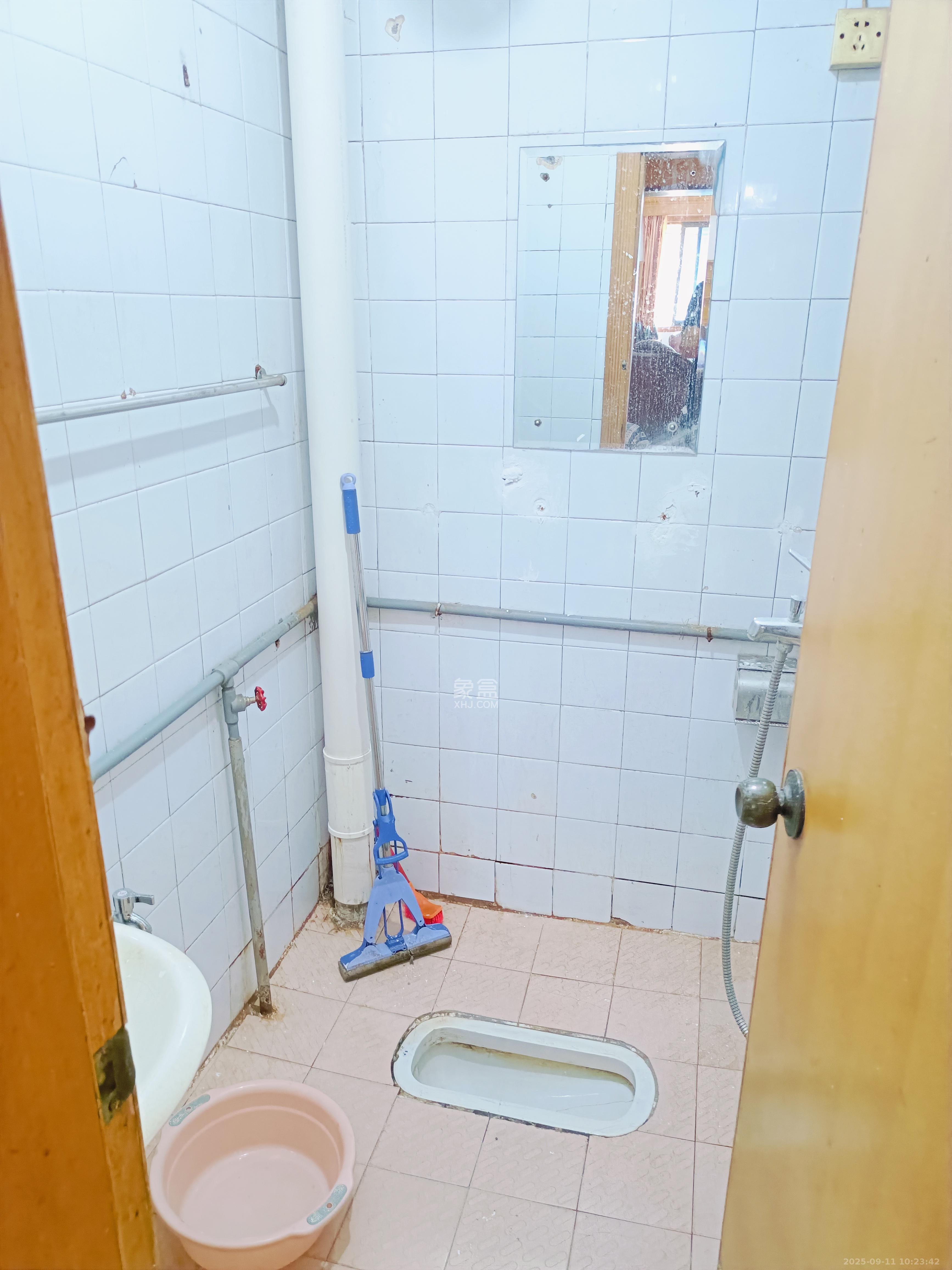 福乐凯公寓 3室1厅2卫 2400.0元/月 福乐凯公寓 3室1厅2卫 2400.0元/月室内图