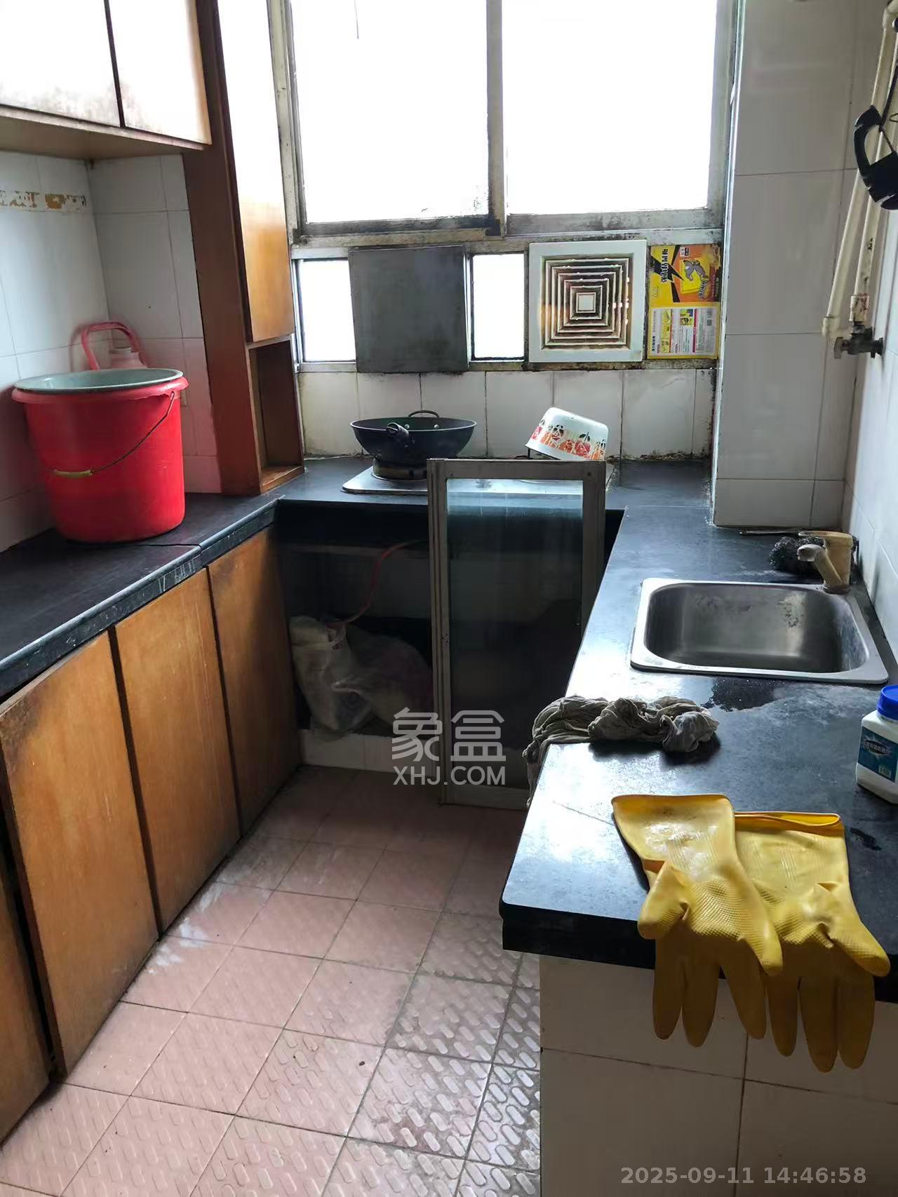 狮子山一片  2室1厅1卫    1200.0元/月 狮子山一片  2室1厅1卫    1200.0元/月室内图