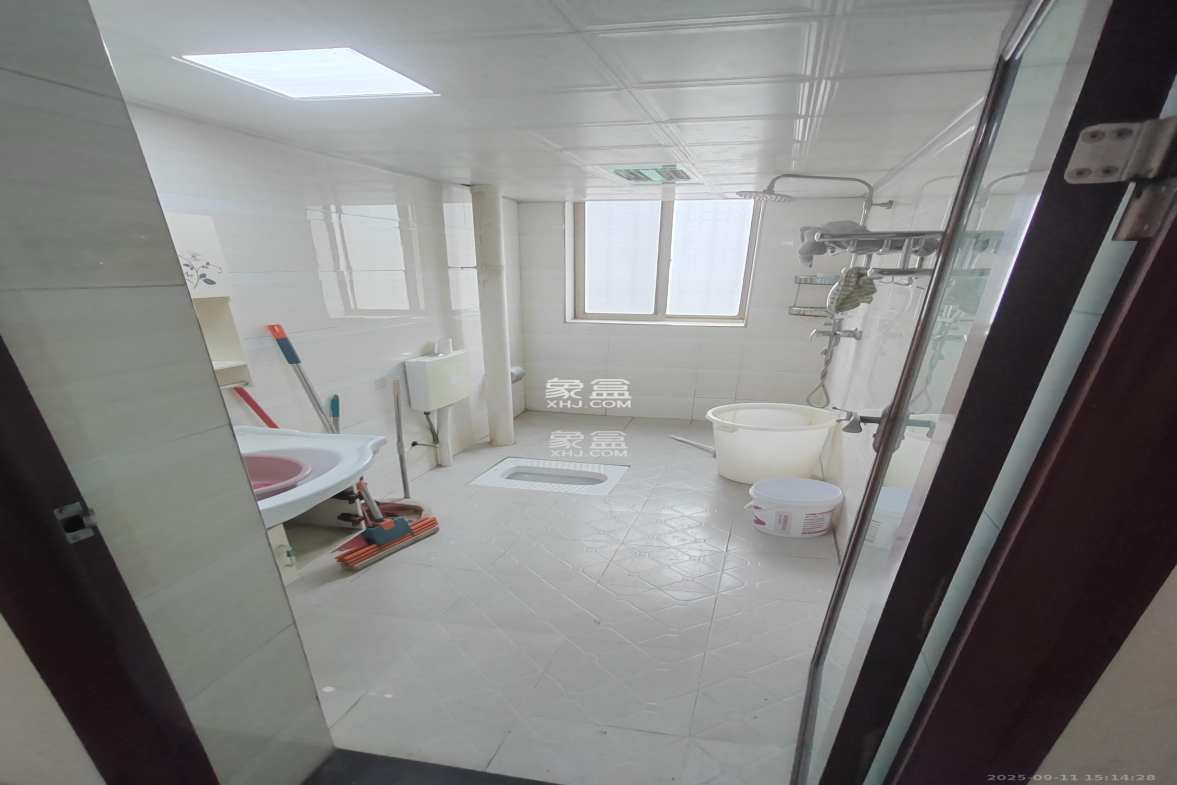 骑龙安置小区 3室1厅1卫 2000.00元/月 骑龙安置小区 3室1厅1卫 2000.00元/月室内图