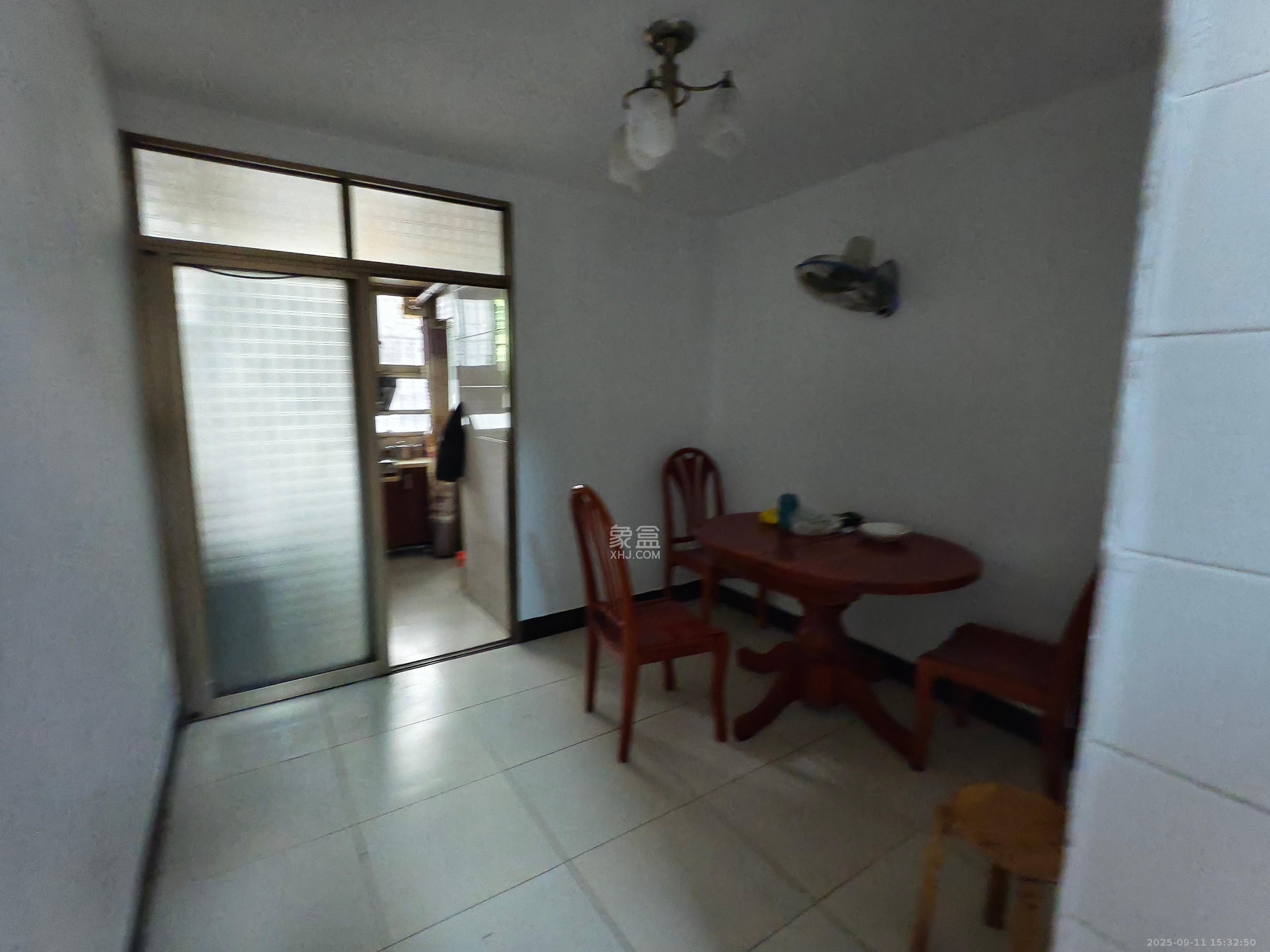 桂花路锻压小区 2室1厅1卫 1600.0元/月 桂花路锻压小区 2室1厅1卫 1600.0元/月室内图