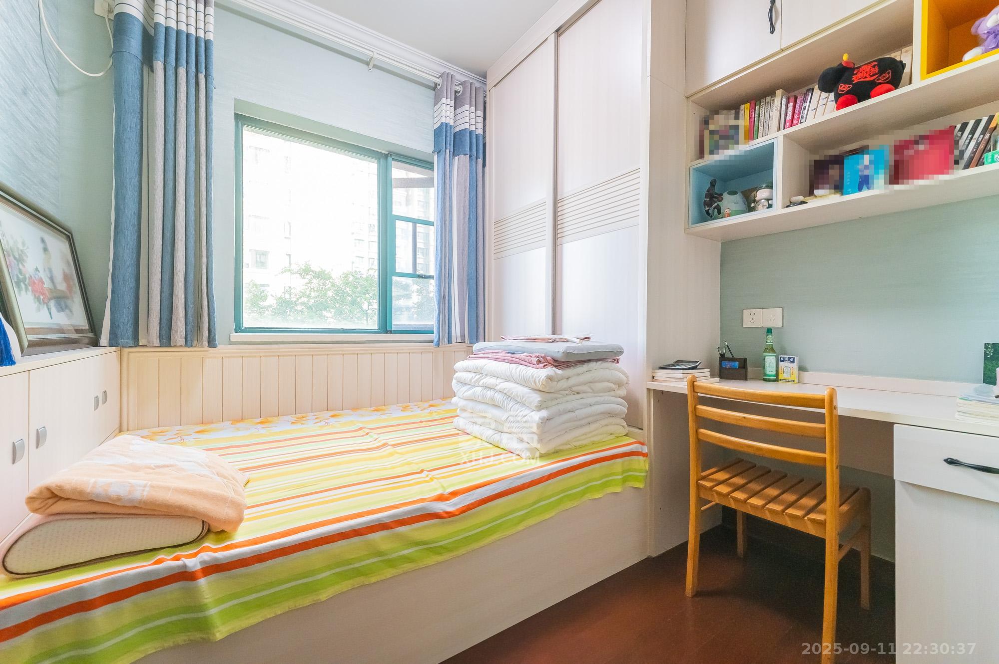 恒大翡翠华庭 3室2厅2卫 98.0万 恒大翡翠华庭 3室2厅2卫 98.0万卧室