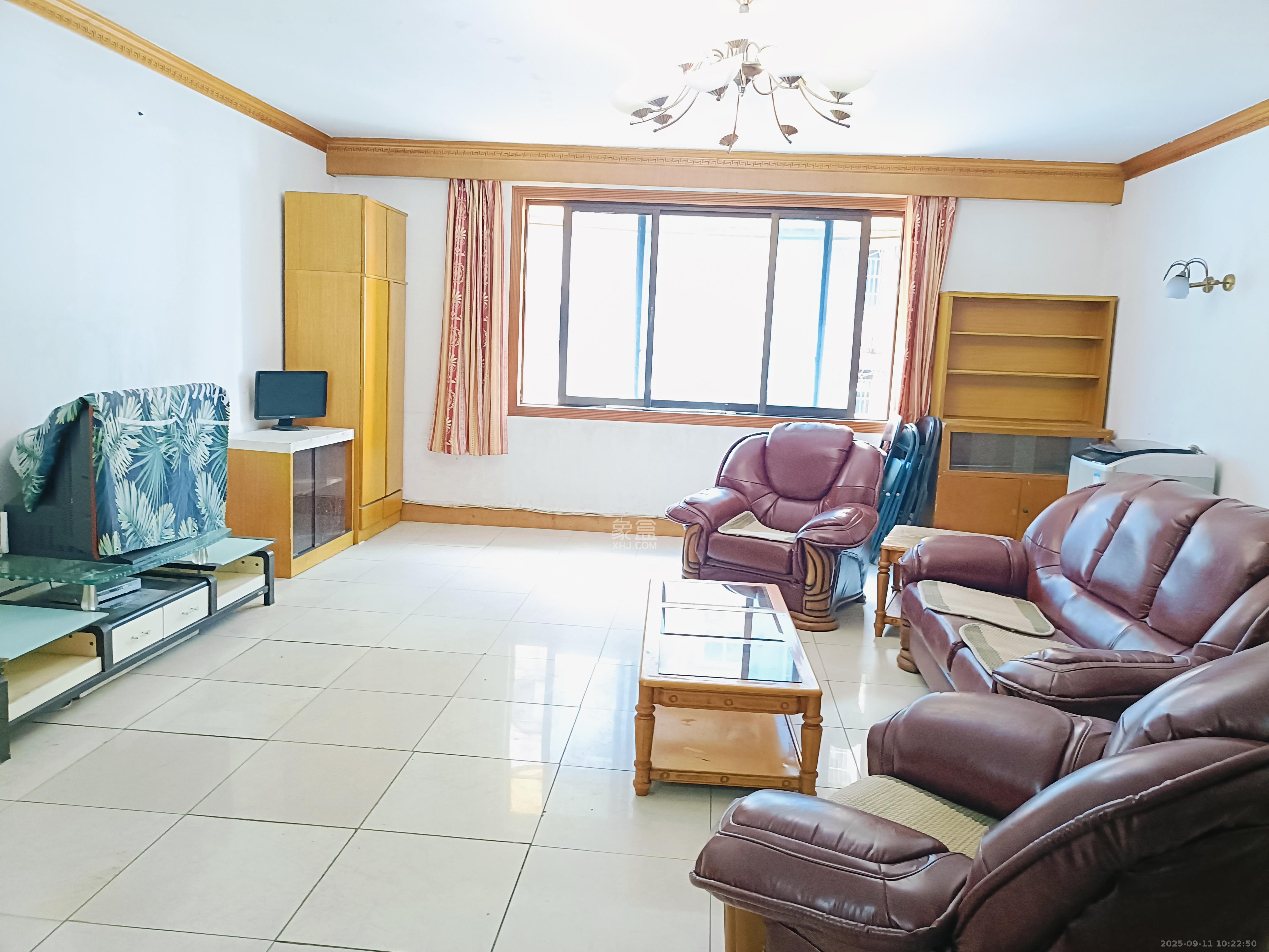 福乐凯公寓  3室1厅2卫    2400.0元/月室内图