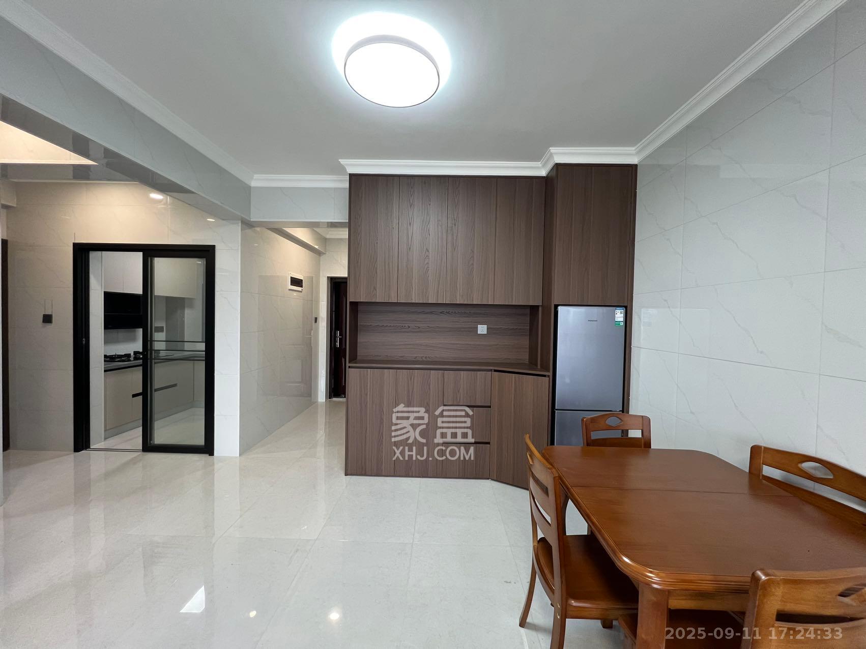 嘉雨兴园  2室1厅1卫    2500.0元/月室内图