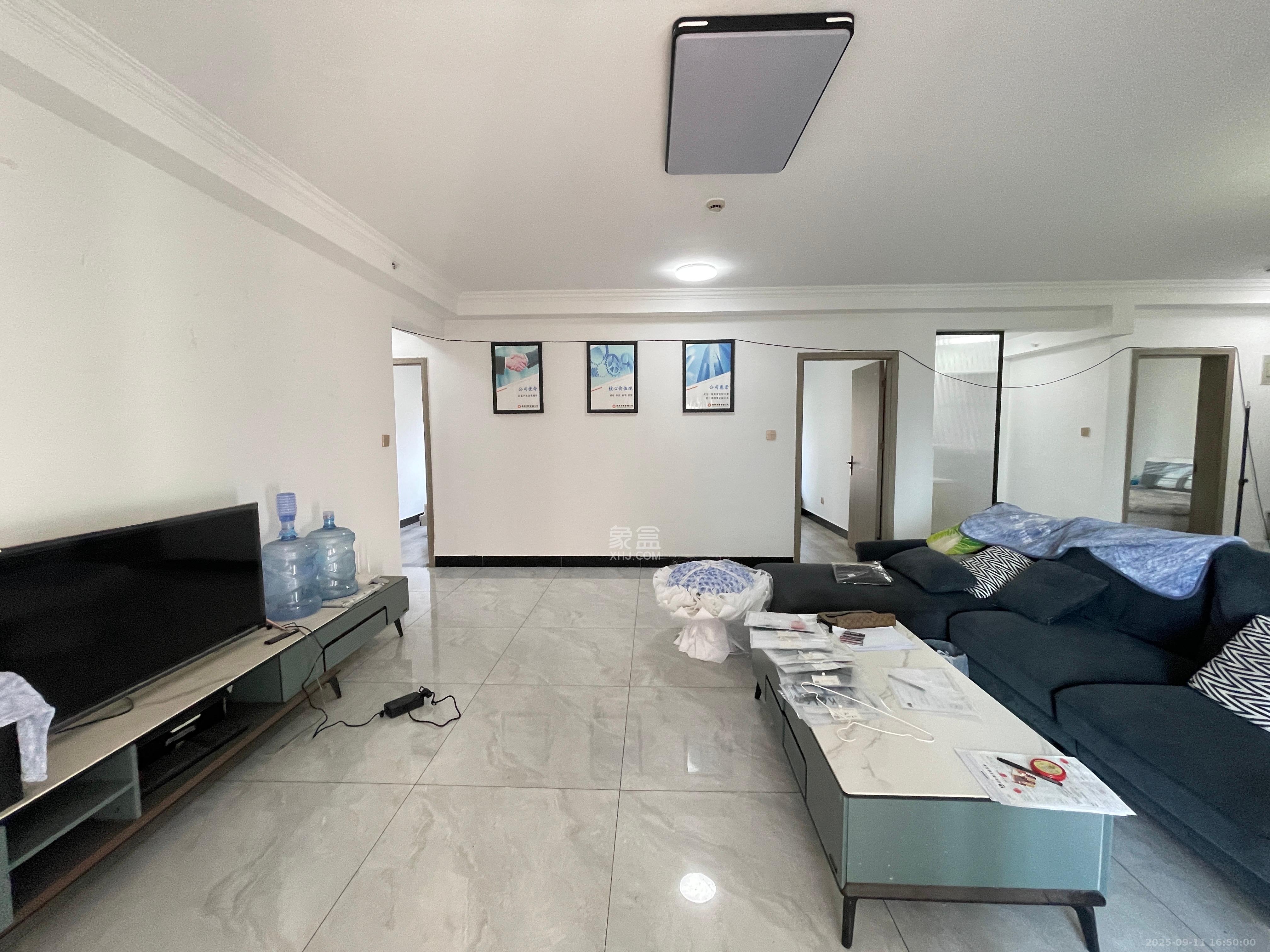 北辰三角洲E7区  4室2厅2卫    4600.0元/月室内图